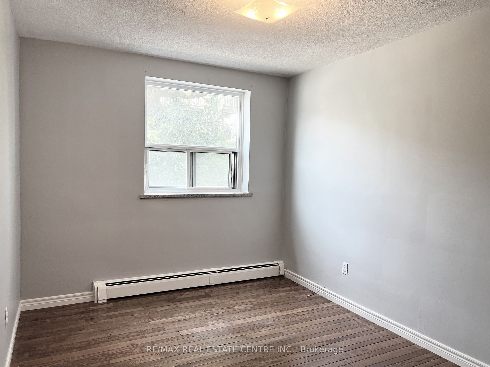 81 Charlton Ave E, #201