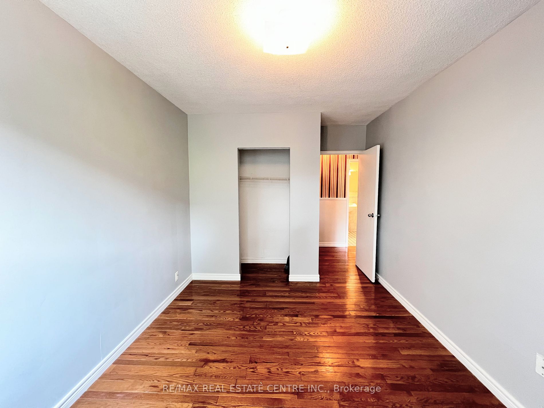 81 Charlton Ave E, #201