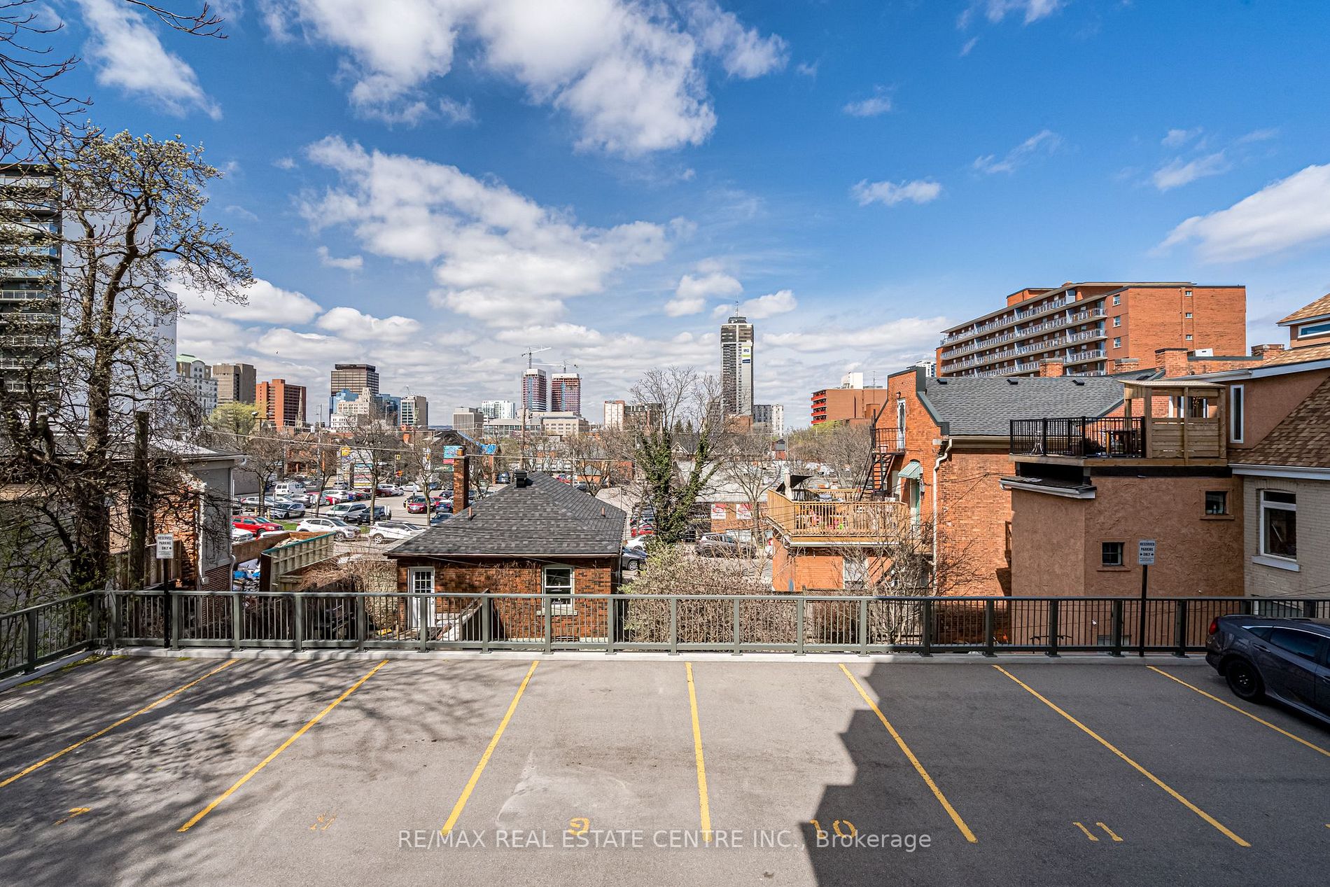 81 Charlton Ave E, #201