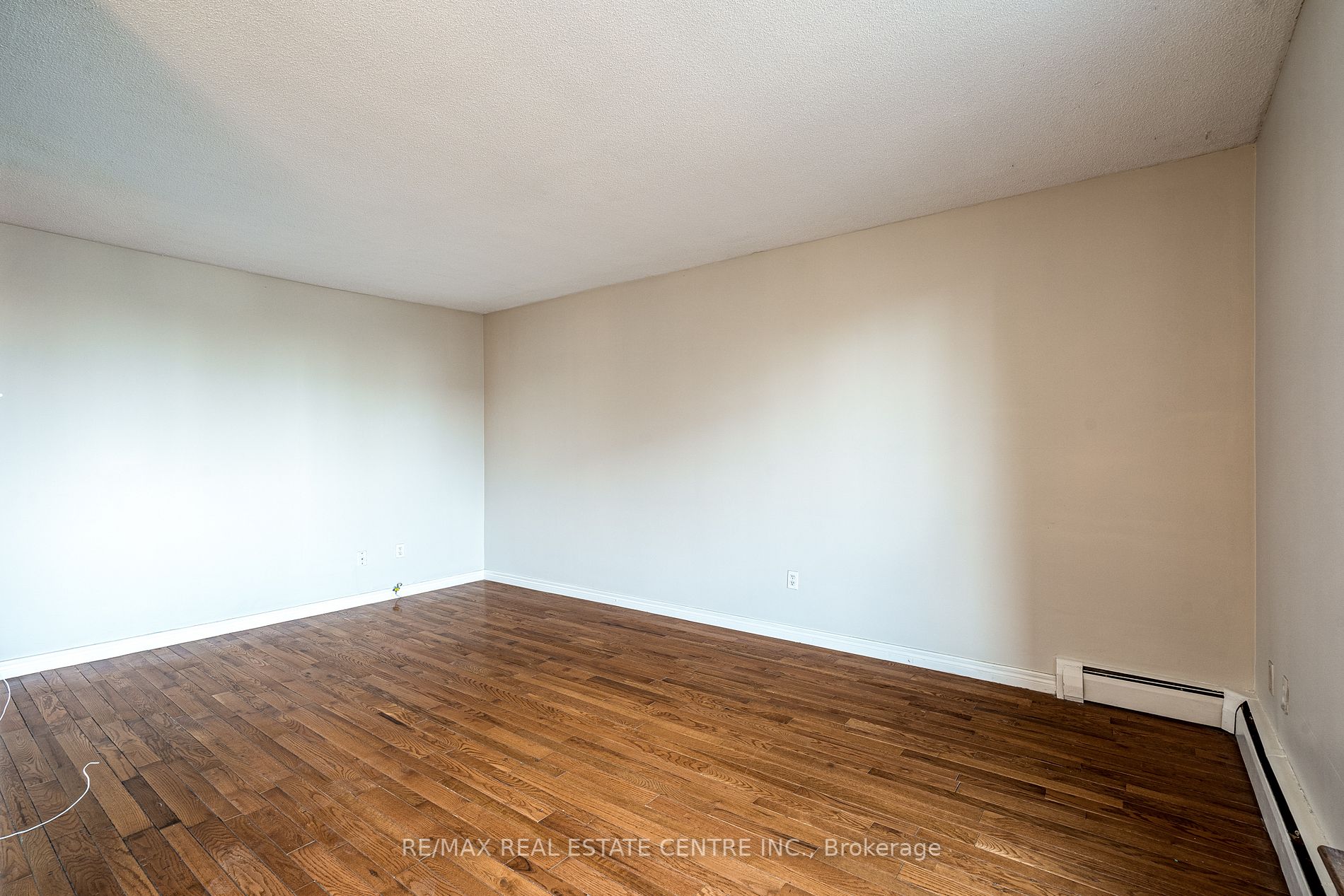 81 Charlton Ave E, #201