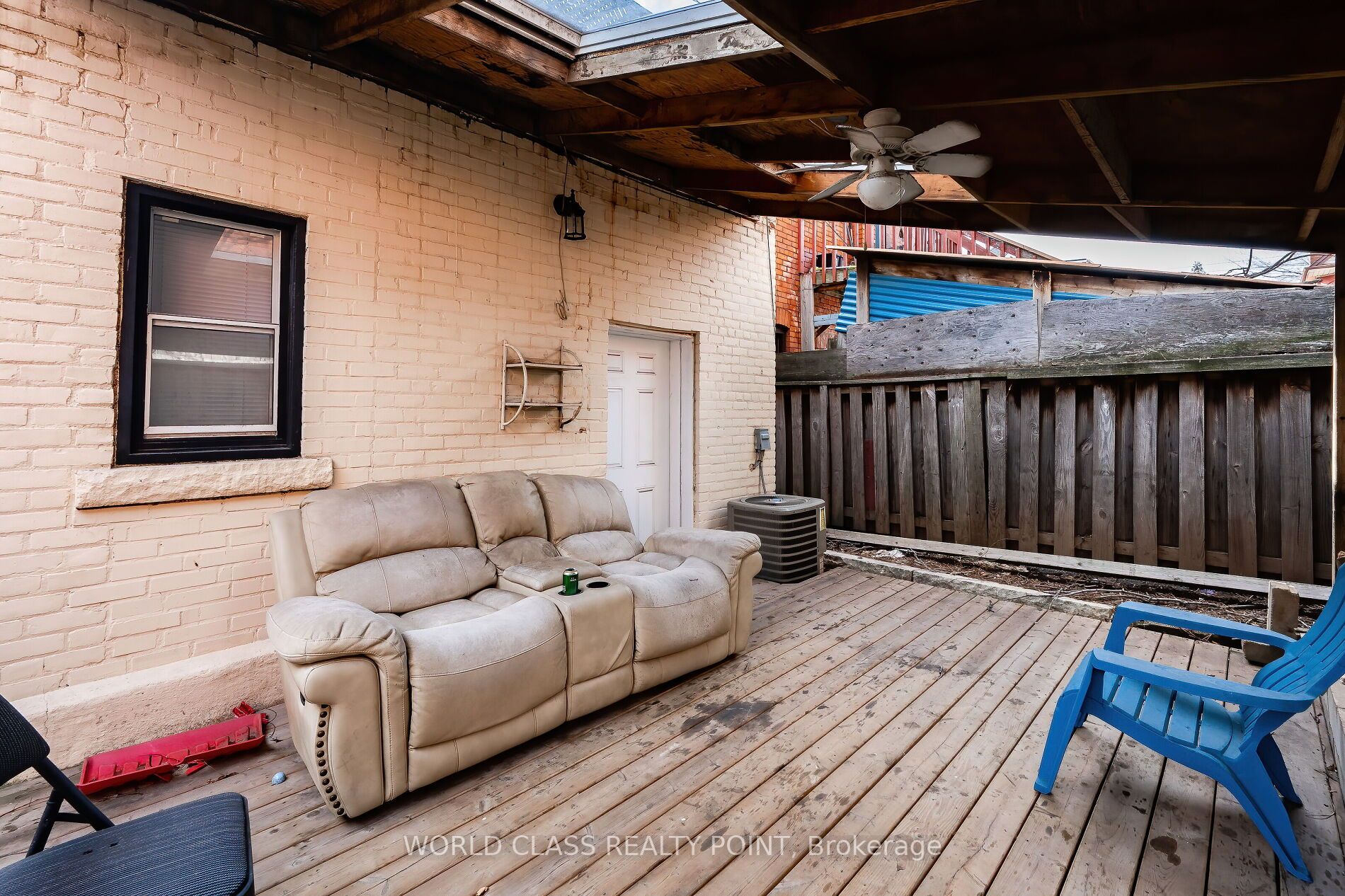 257 Cannon St E