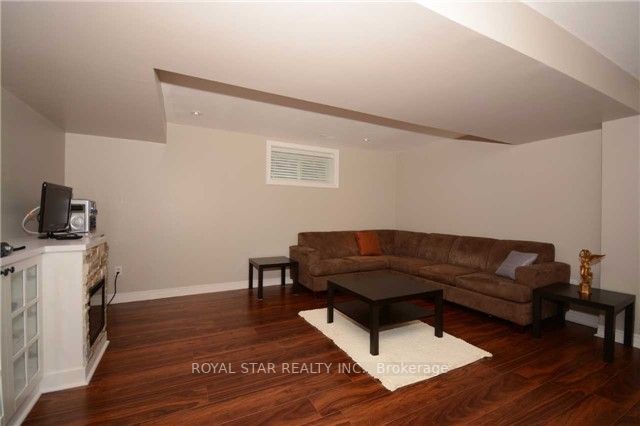 185 Silk Drive