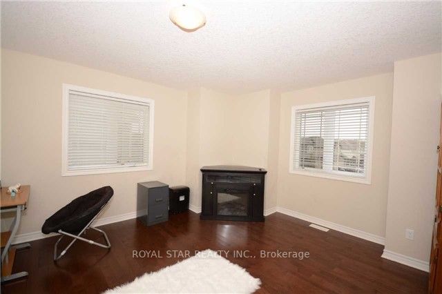185 Silk Drive