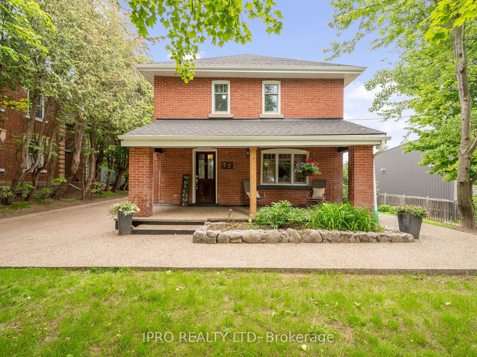 70 Trafalgar Rd