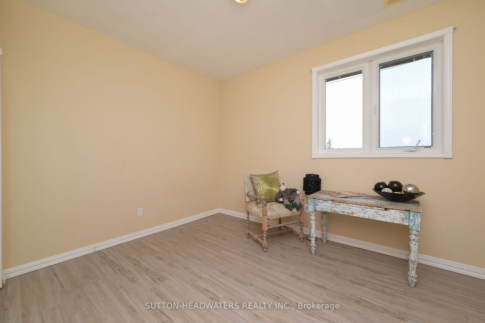 387181 20th Side Road E
