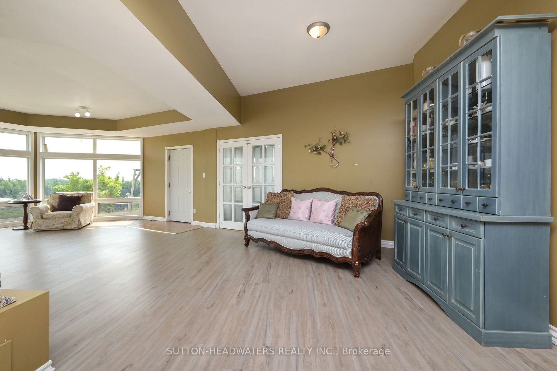 387181 20th Side Road E