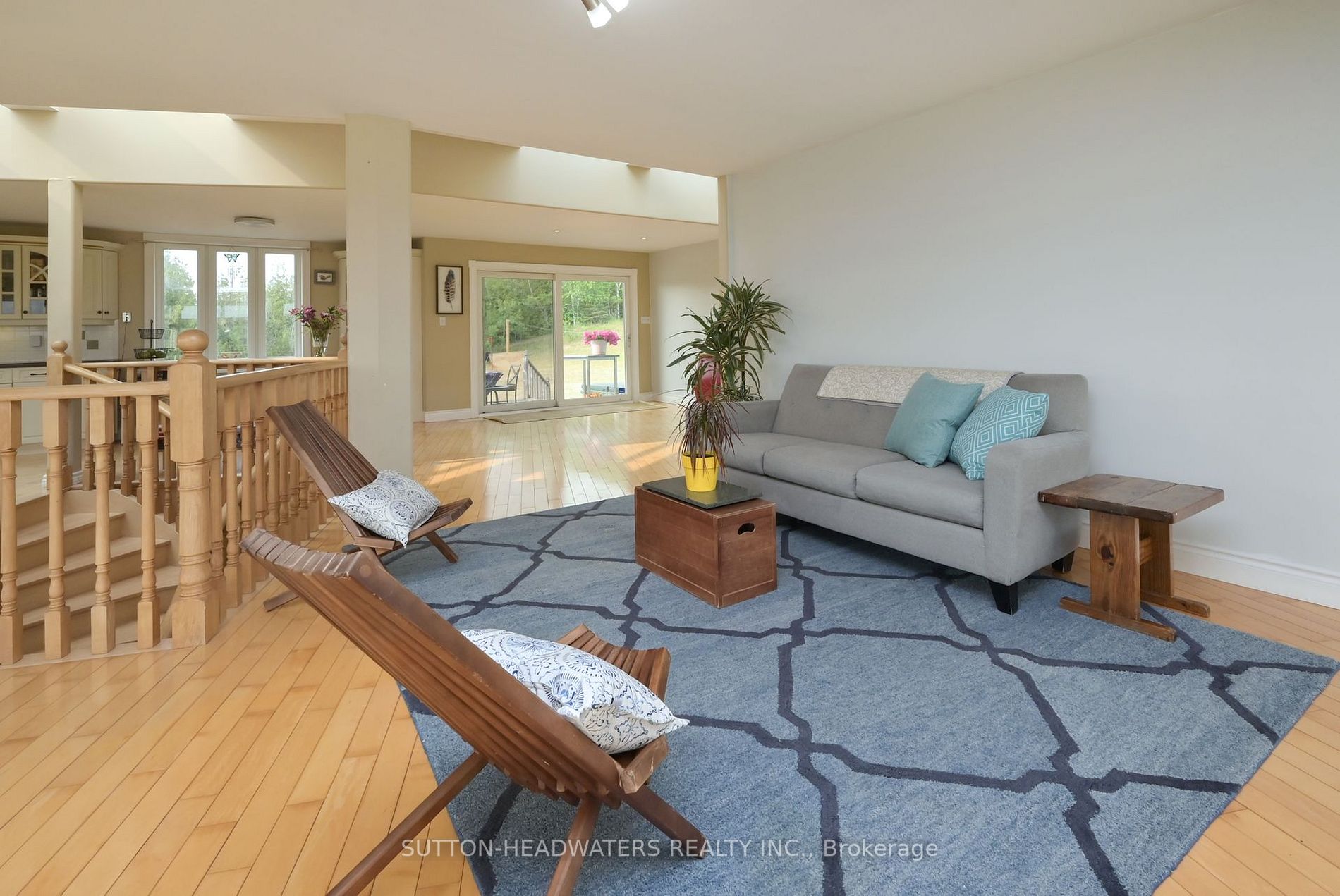 387181 20th Side Road E