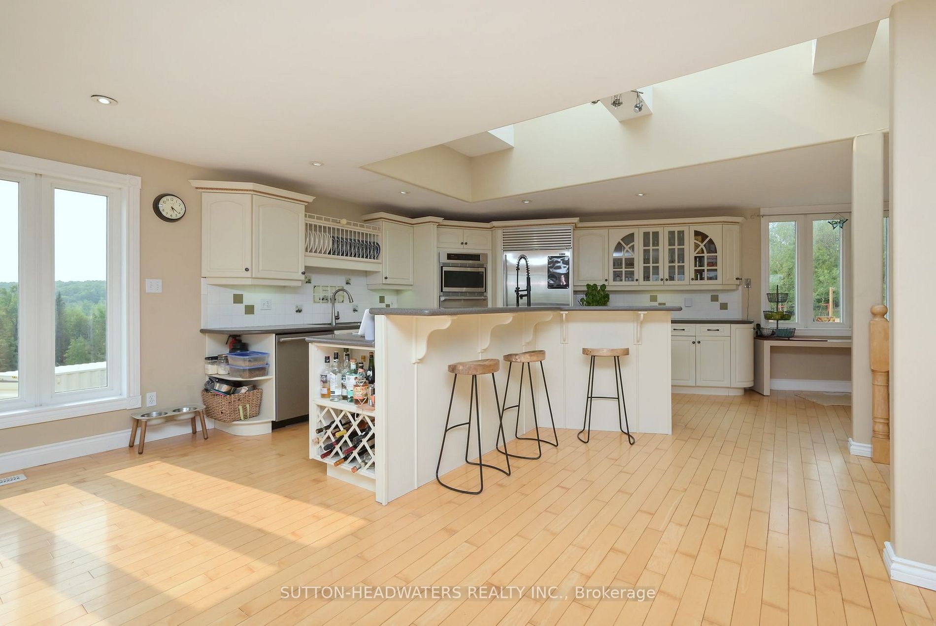 387181 20th Side Road E