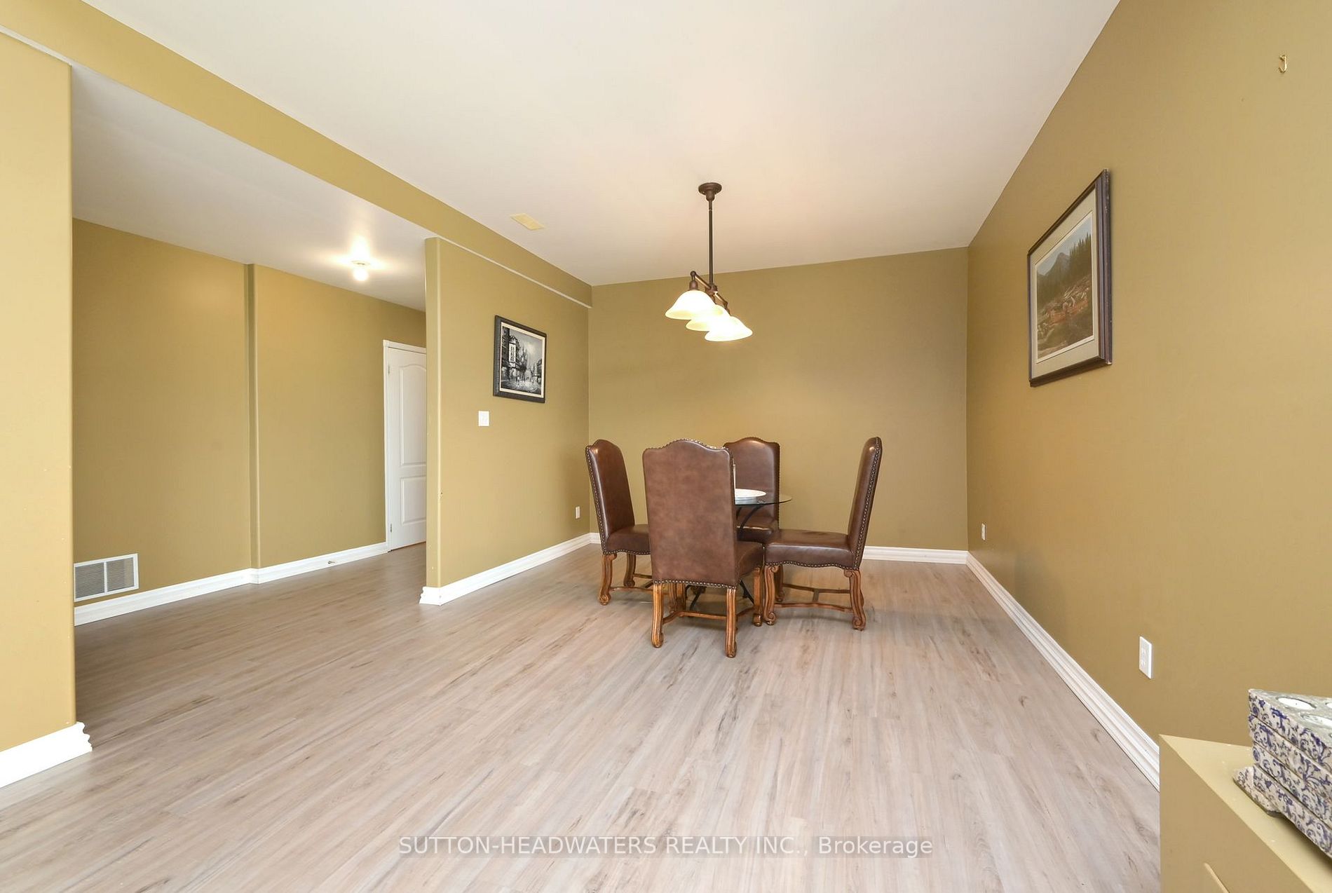 387181 20th Side Road E