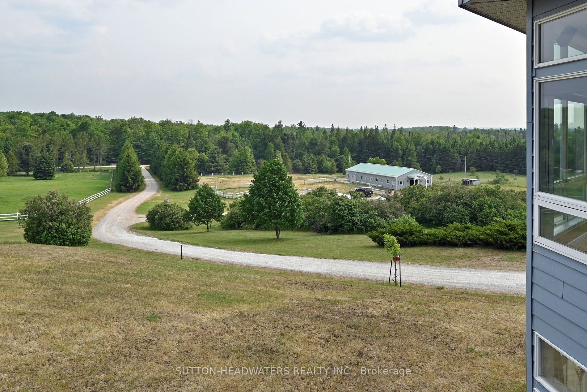 387181 20th Side Road E