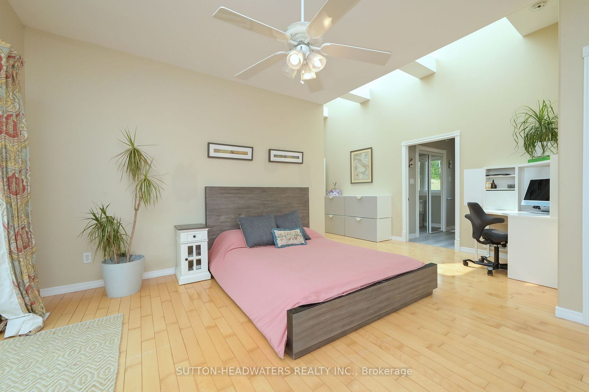 387181 20th Side Road E