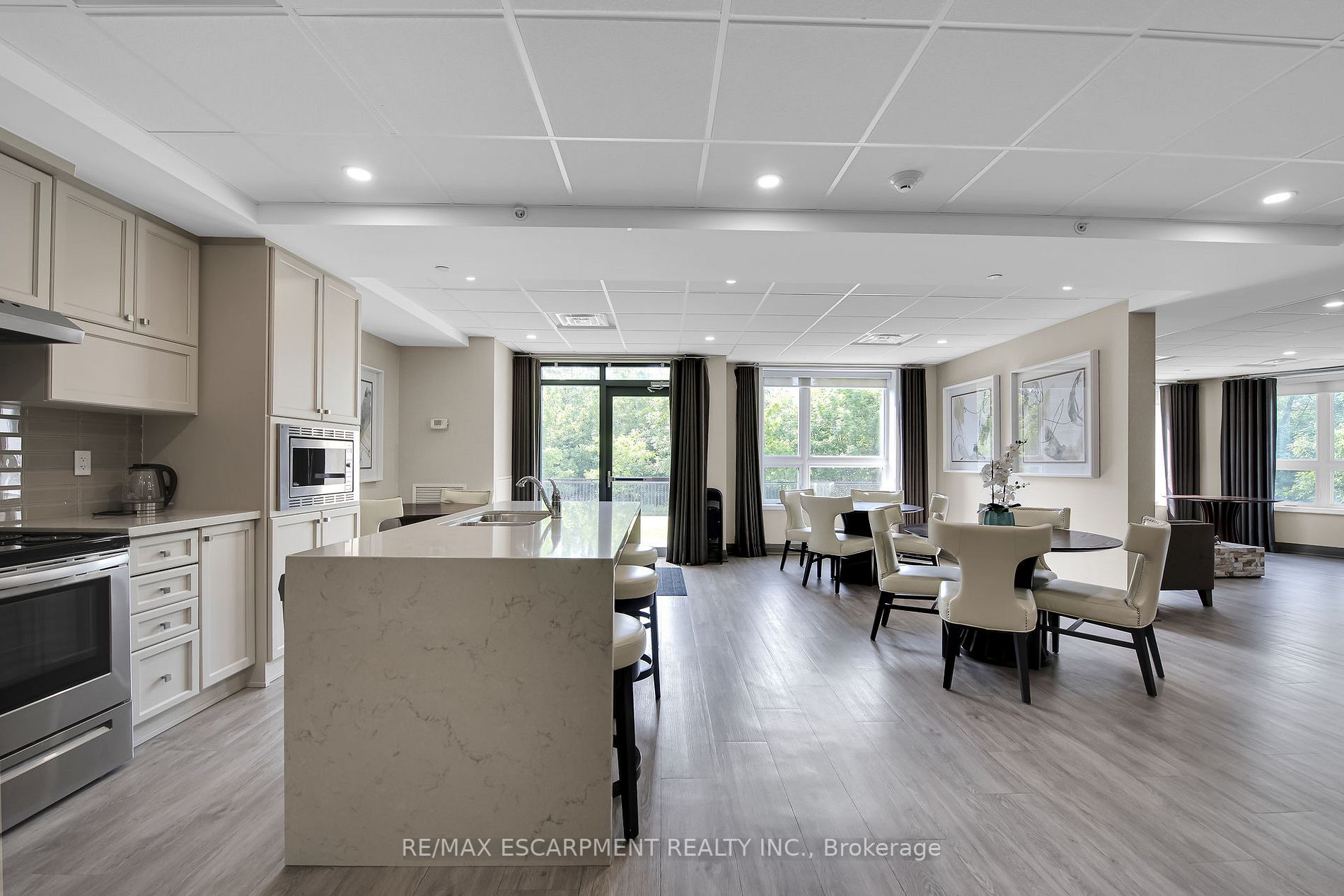 125 Shoreview Pl, #101