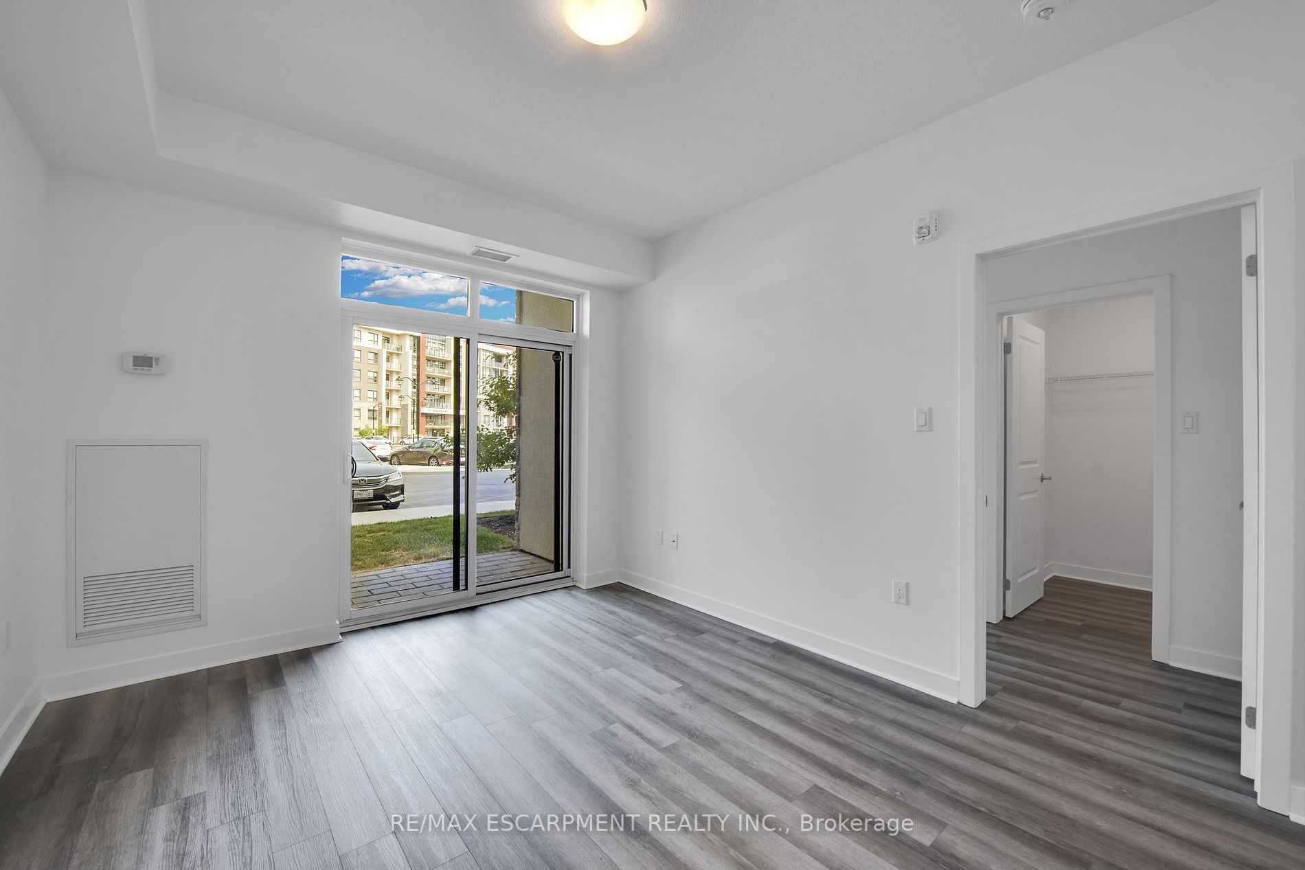 125 Shoreview Pl, #101