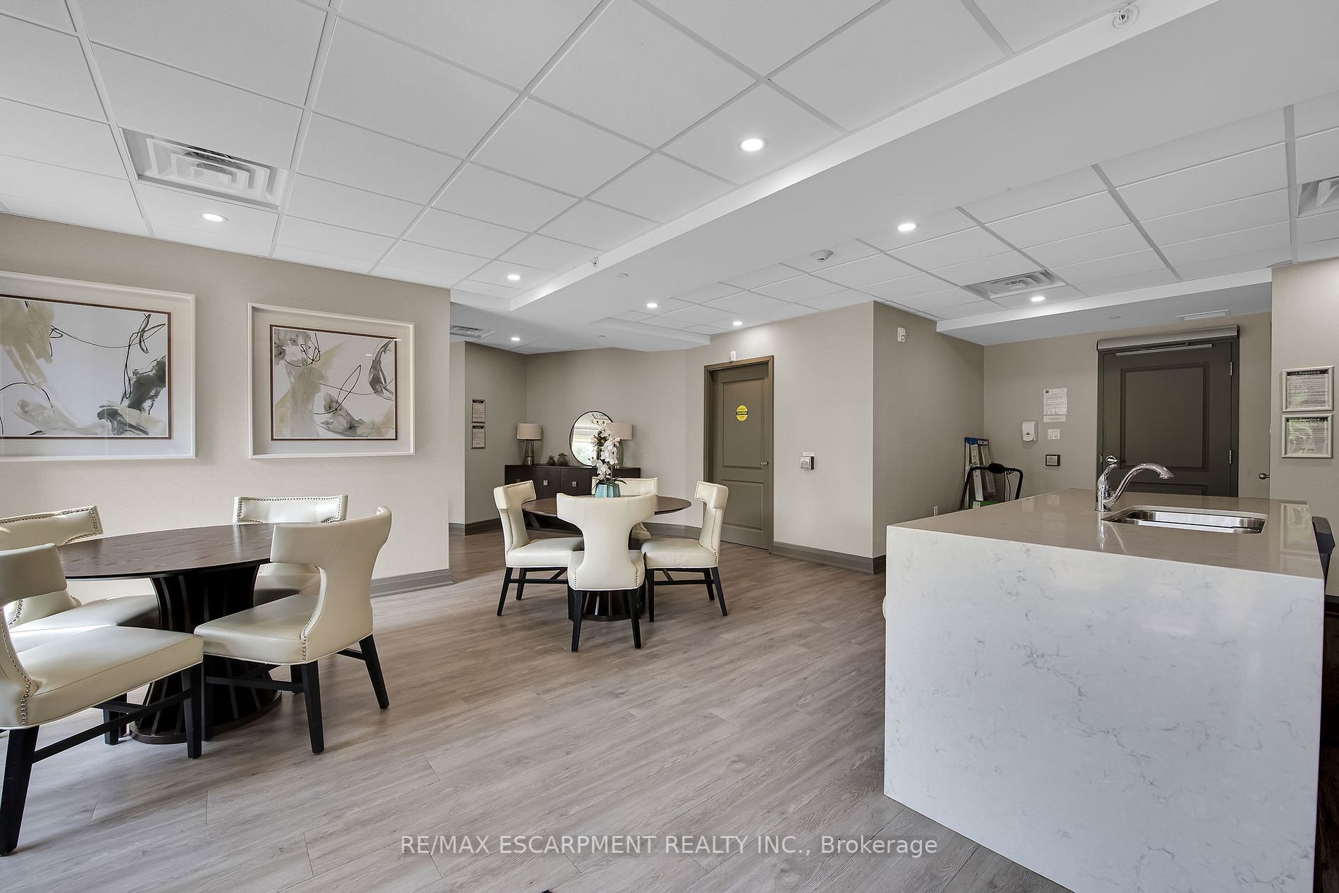 125 Shoreview Pl, #101
