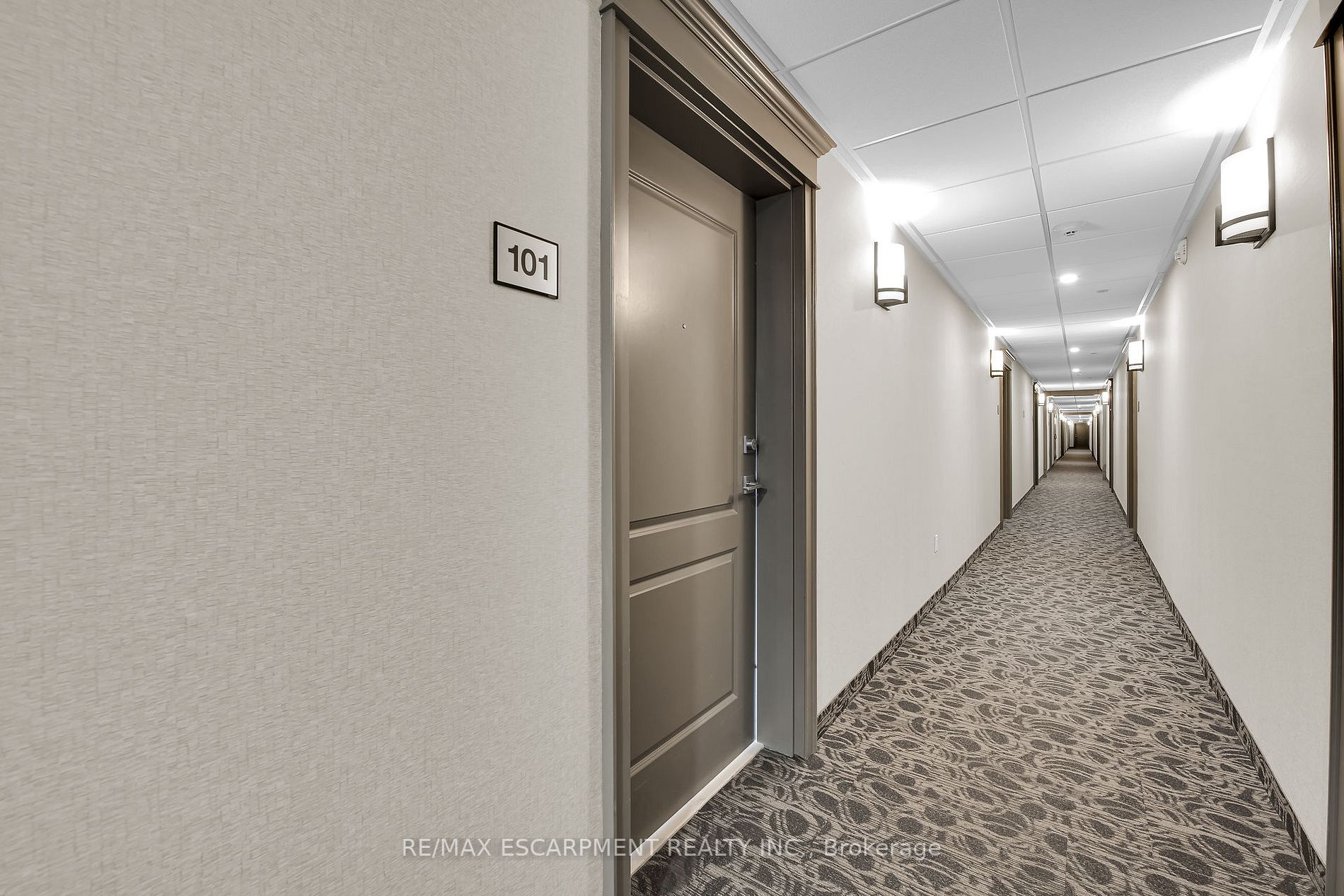 125 Shoreview Pl, #101