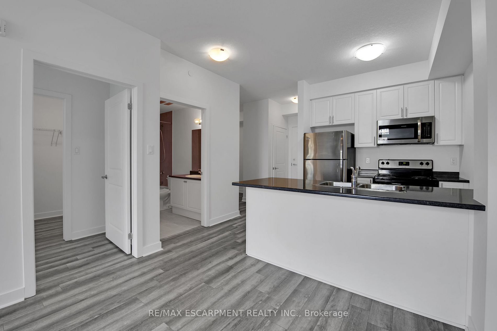 125 Shoreview Pl, #101