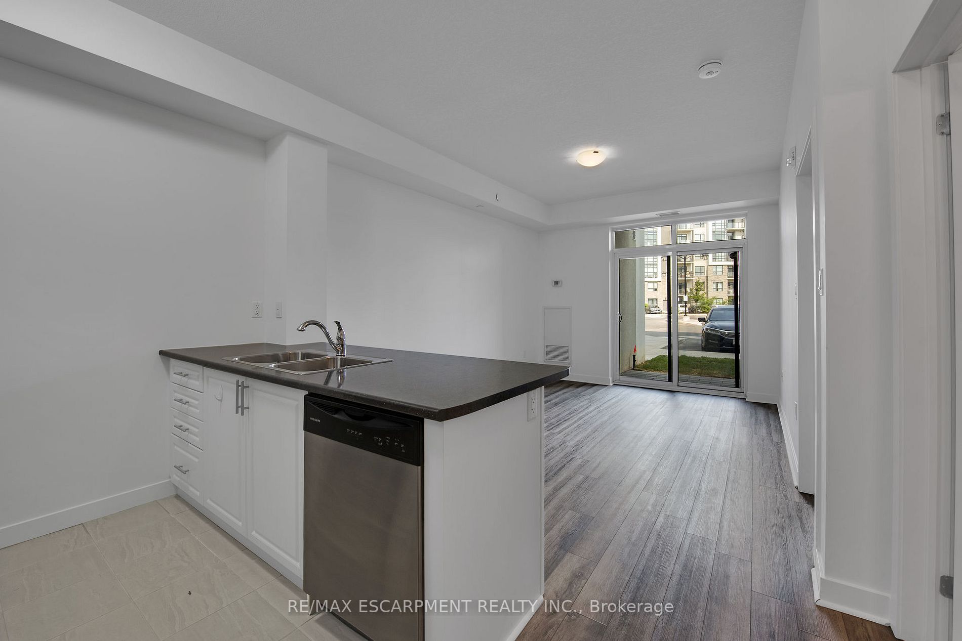 125 Shoreview Pl, #101