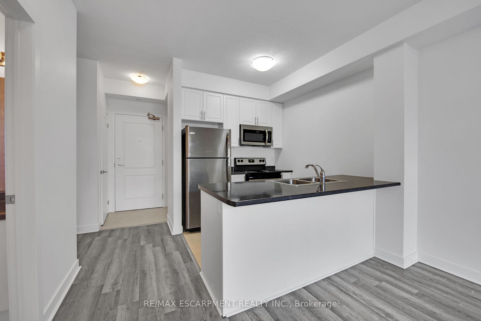 125 Shoreview Pl, #101
