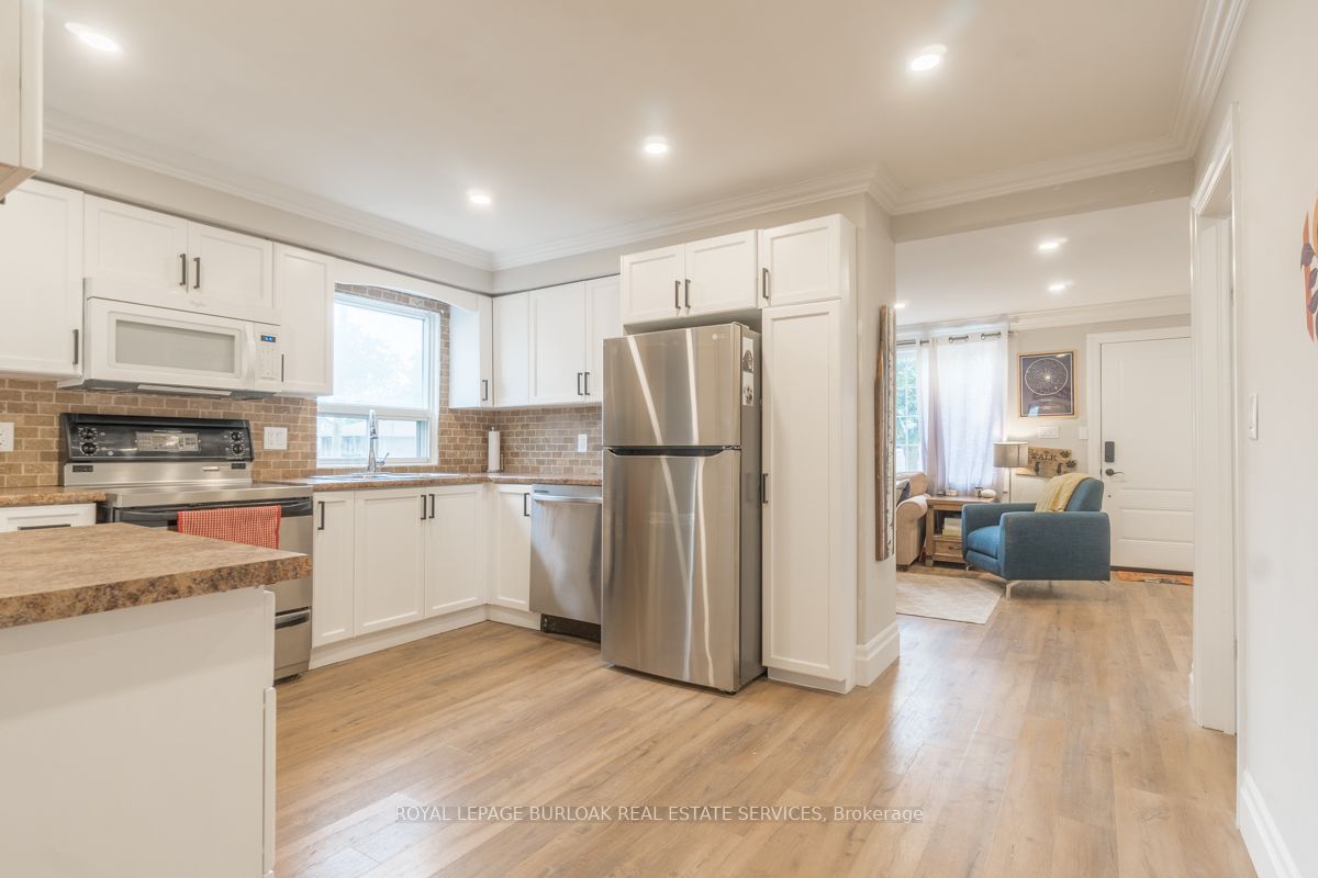 141 Walter Ave N, Hamilton