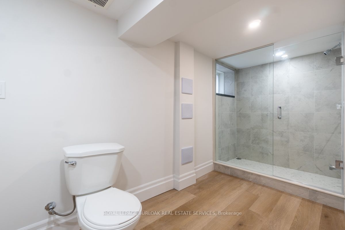 141 Walter Ave N, Hamilton