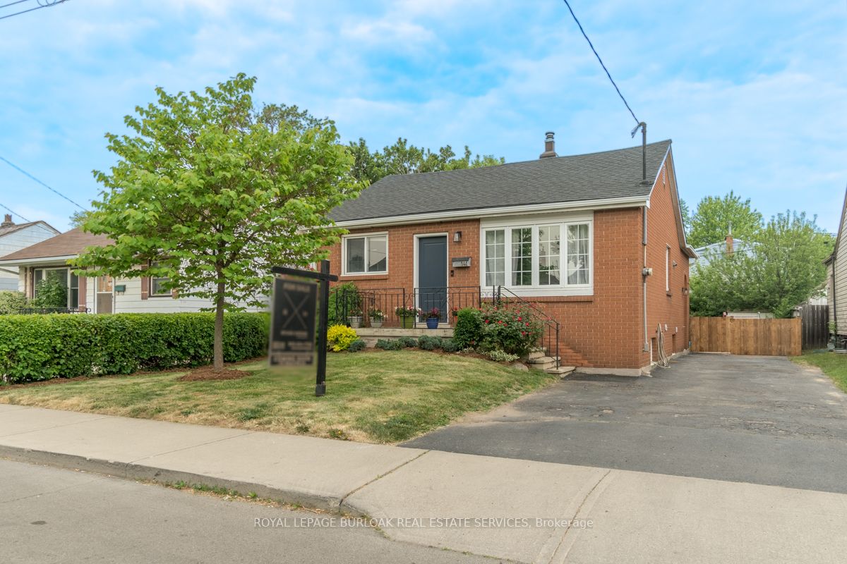 141 Walter Ave N, Hamilton