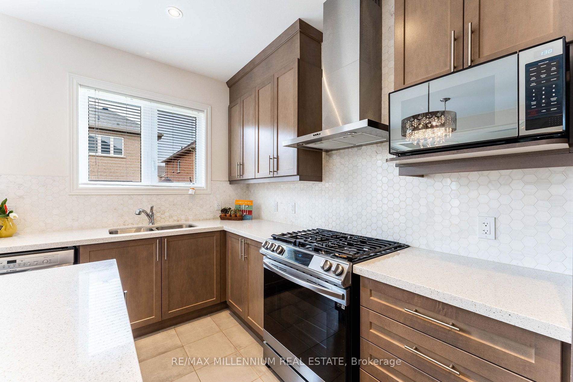 59 Findlay Dr