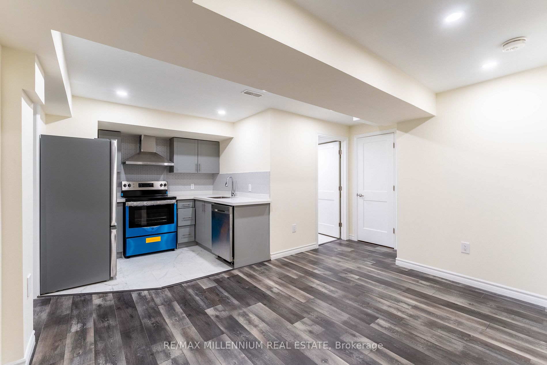 59 Findlay Dr