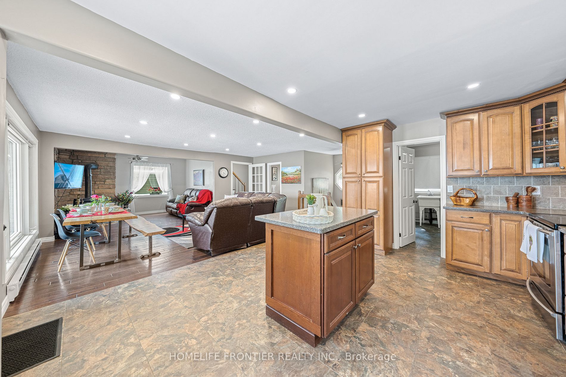 6 Lakeview Park Road