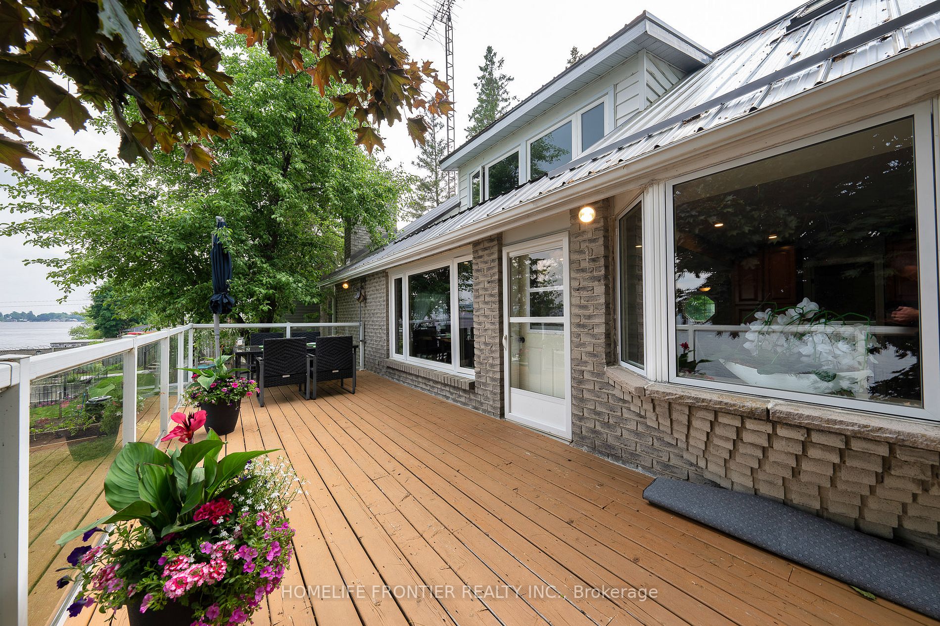 6 Lakeview Park Road