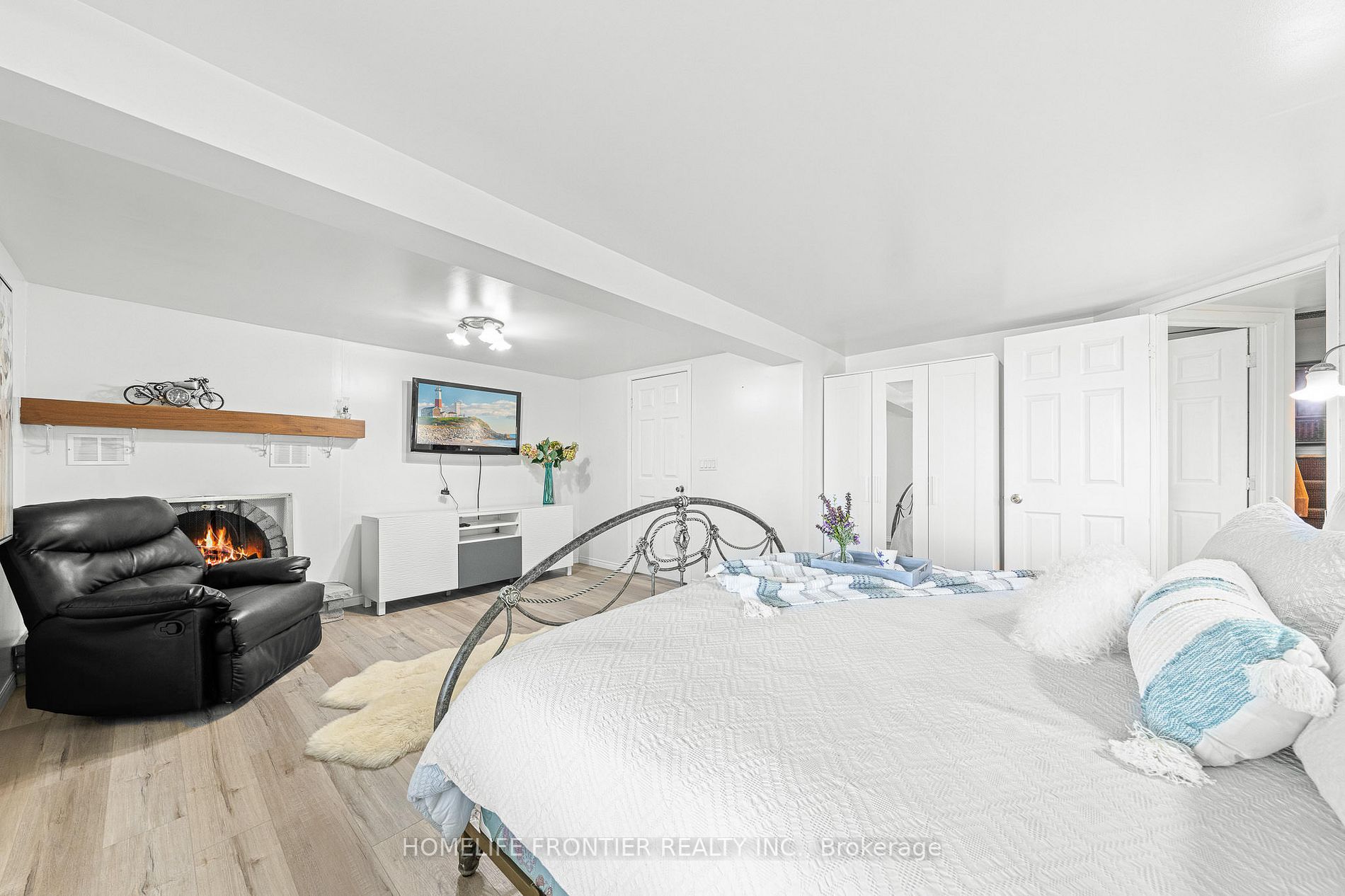 6 Lakeview Park Road