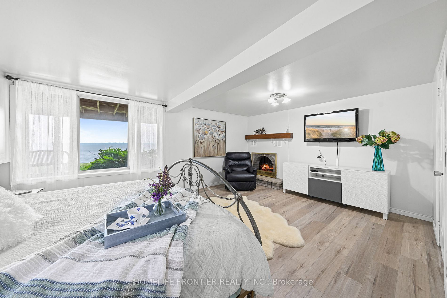 6 Lakeview Park Road