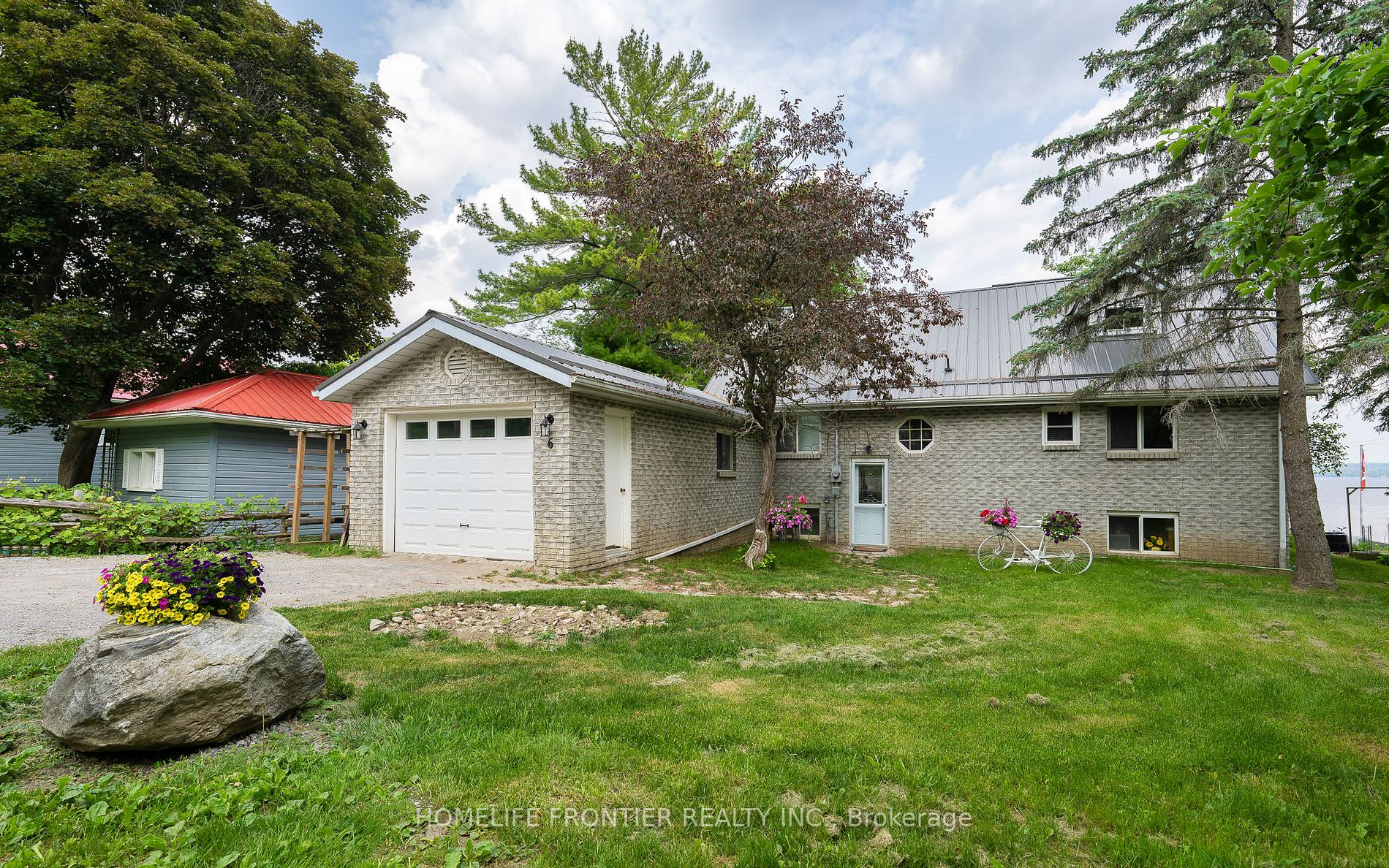 6 Lakeview Park Road