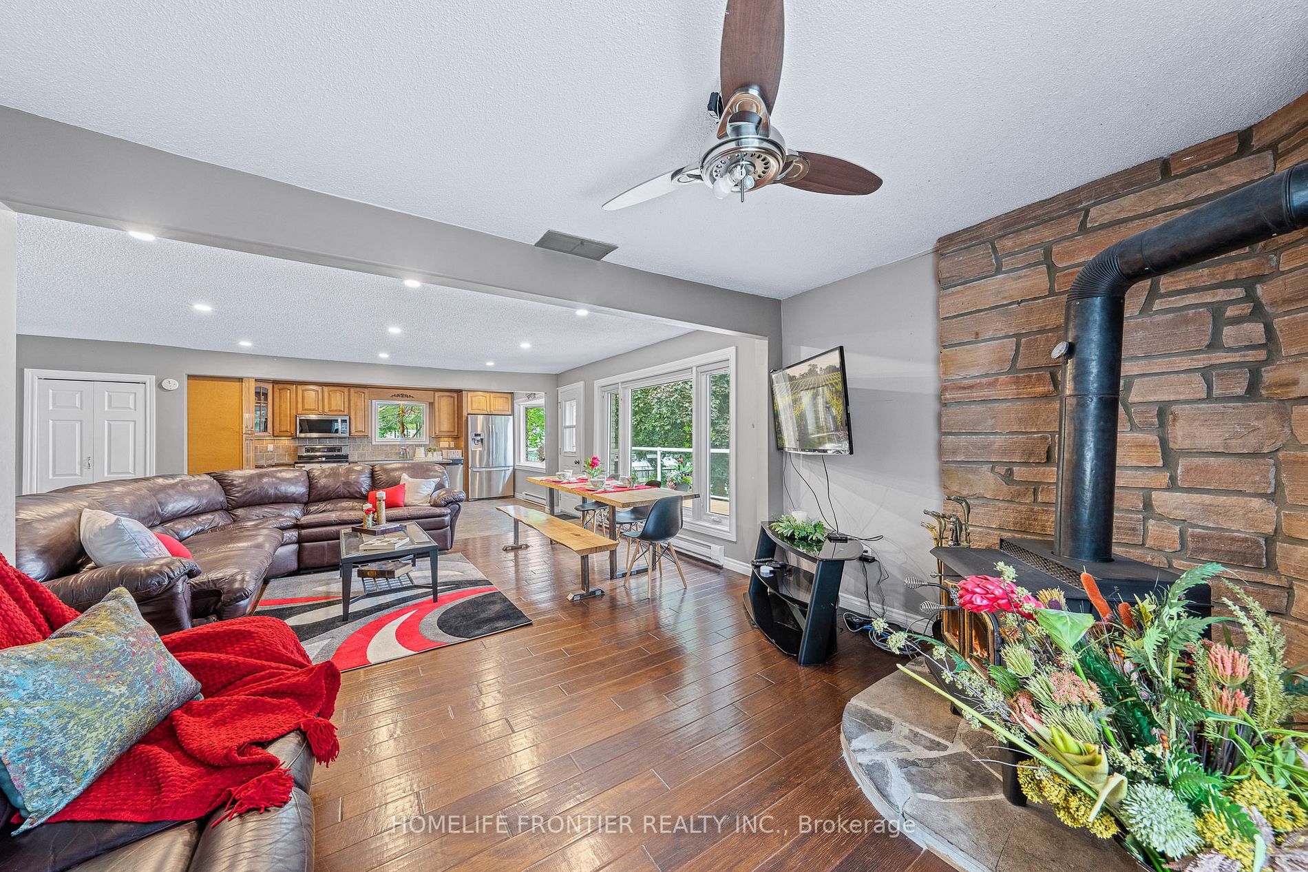 6 Lakeview Park Road