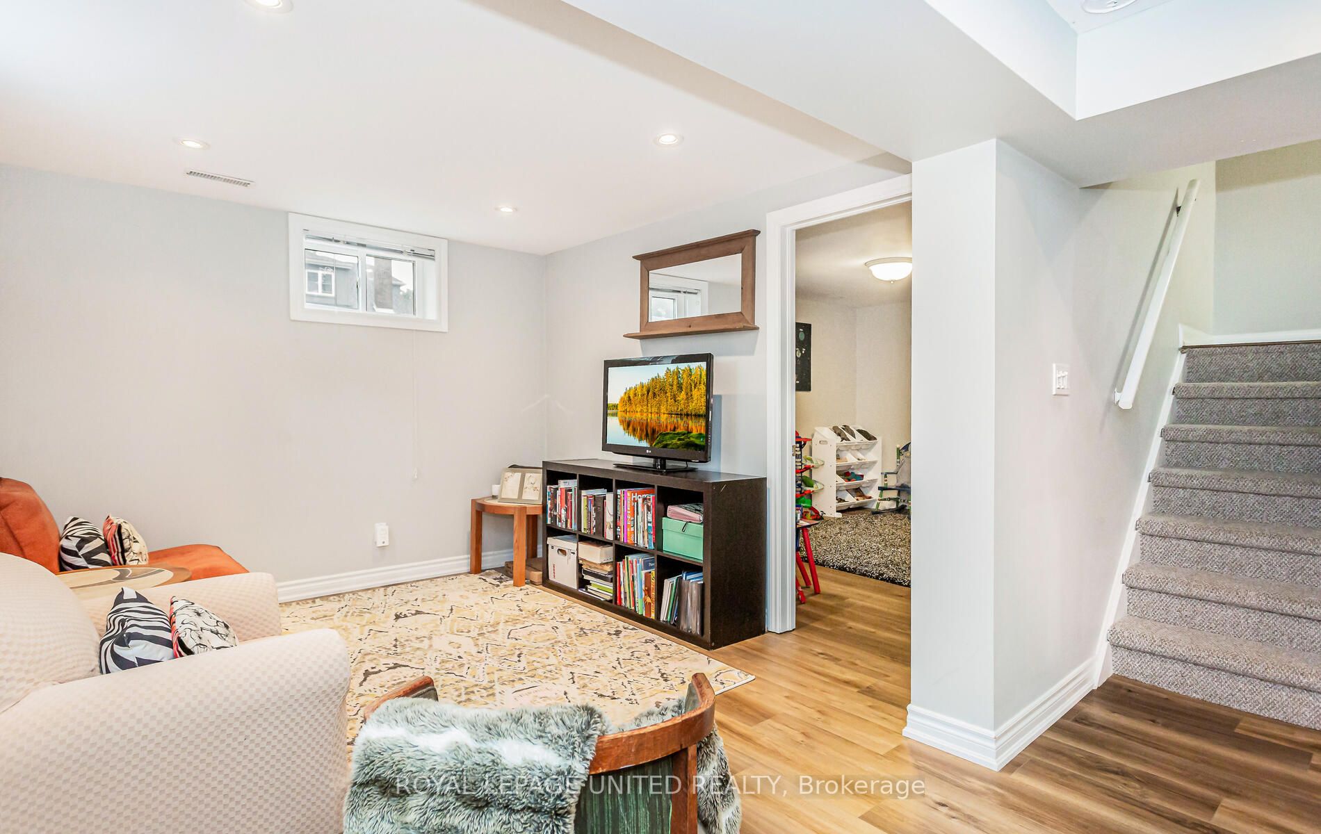 38 Wellington St