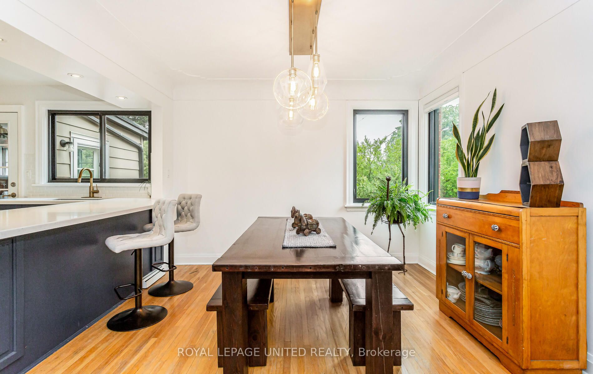 38 Wellington St