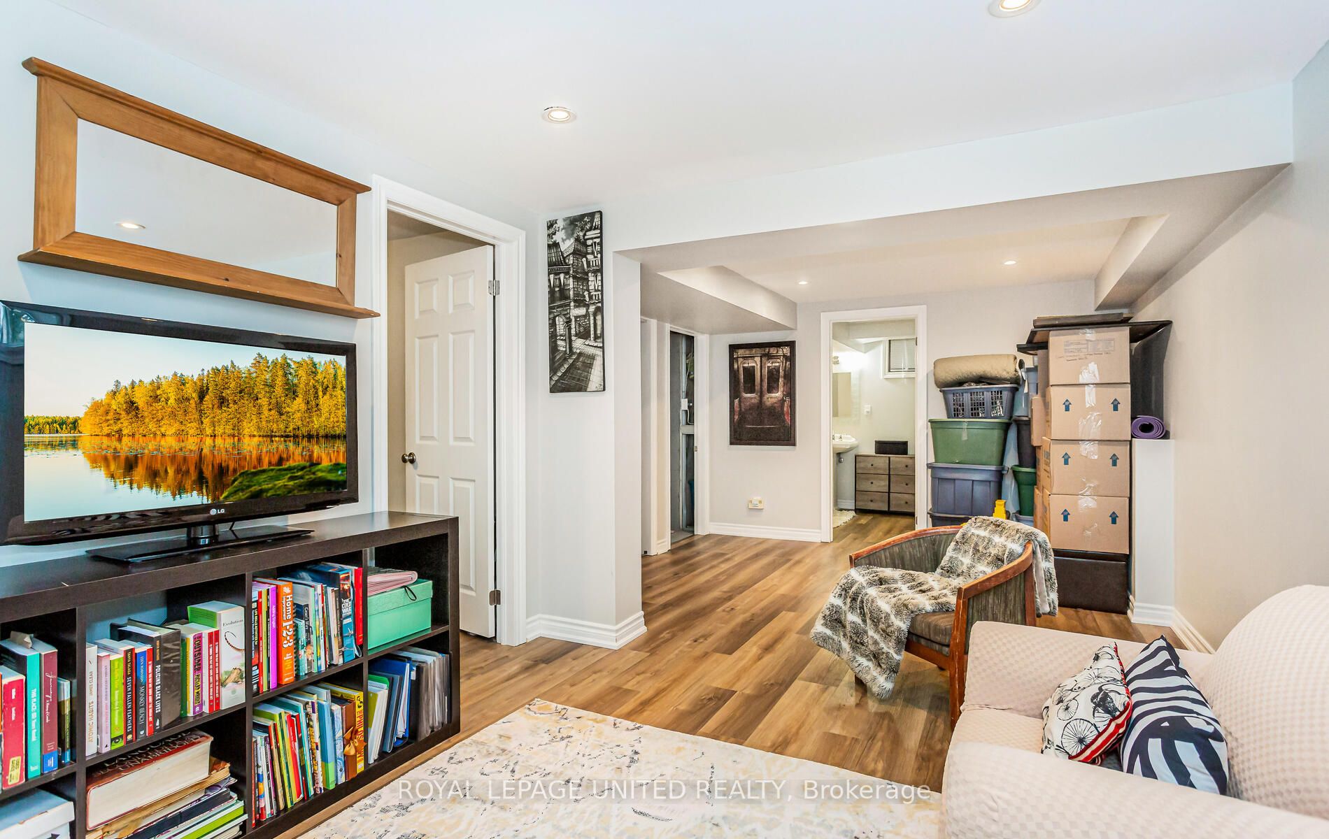 38 Wellington St