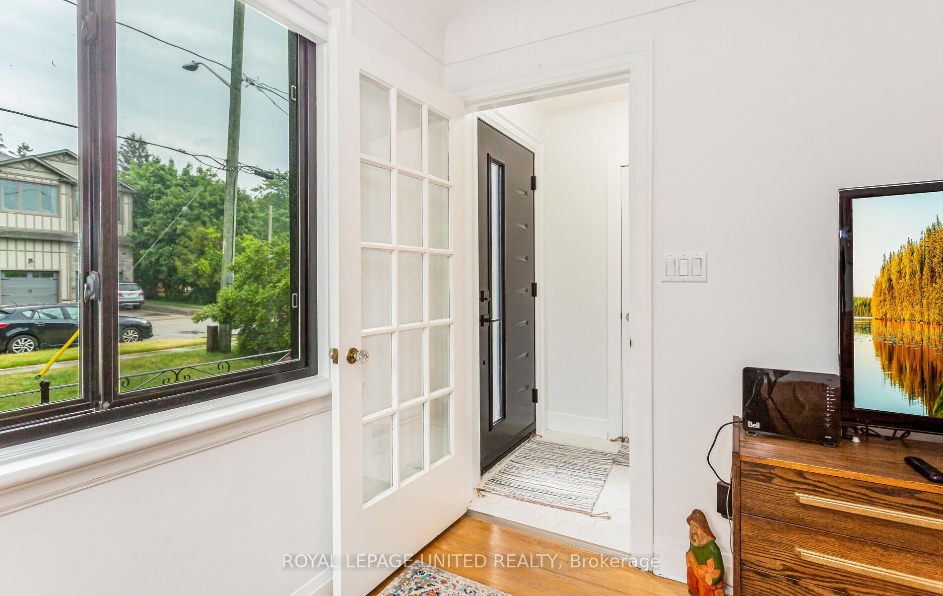 38 Wellington St