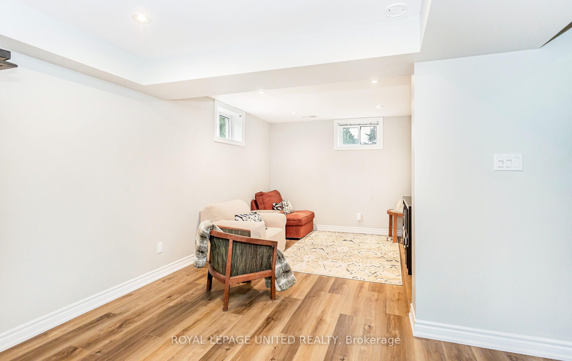 38 Wellington St