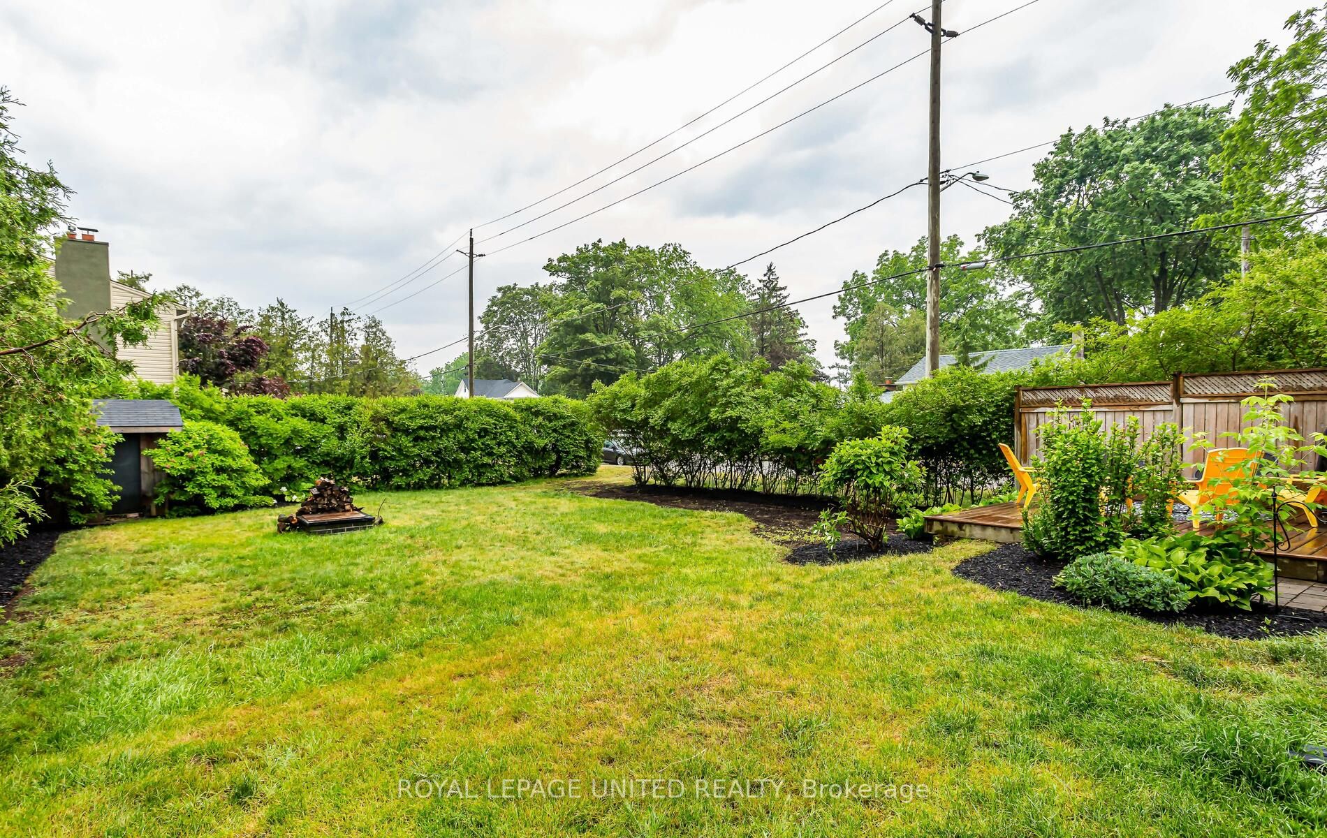 38 Wellington St