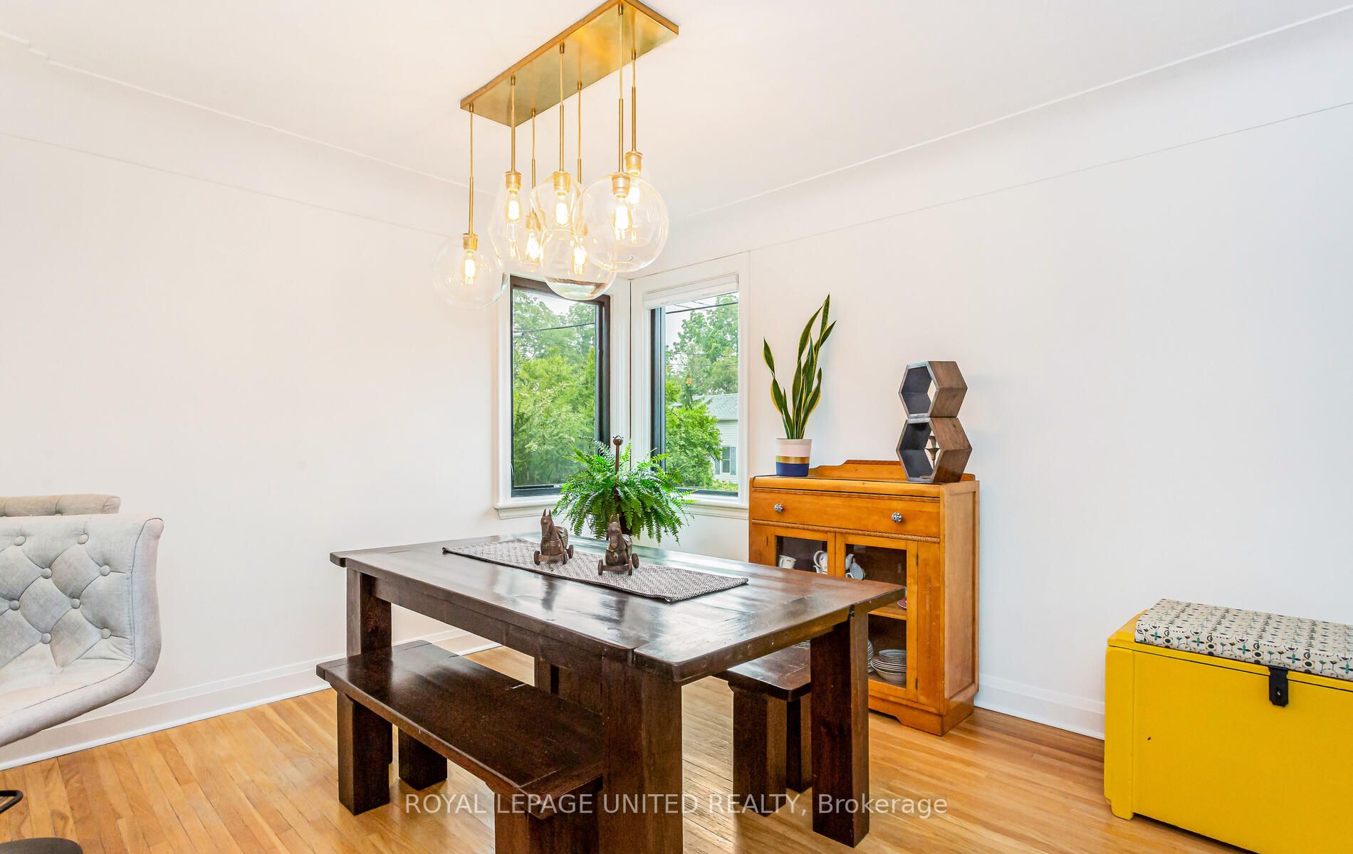 38 Wellington St