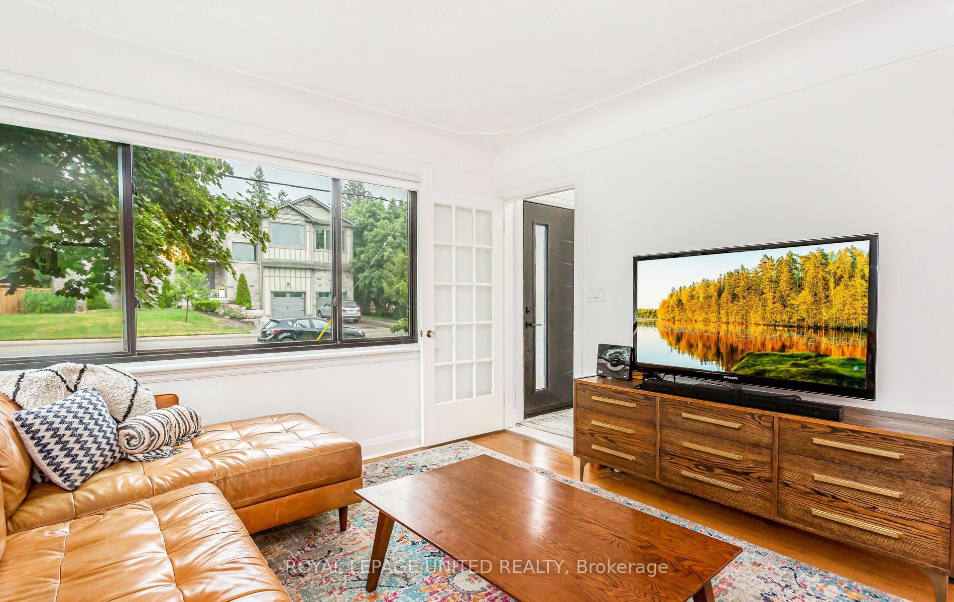 38 Wellington St