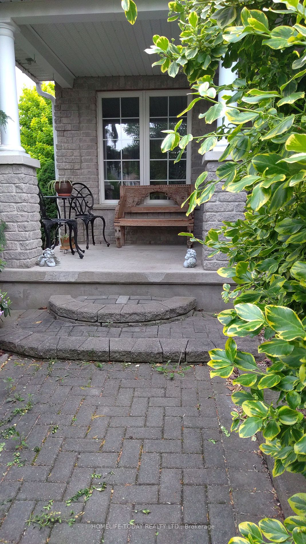 275 Farley Dr