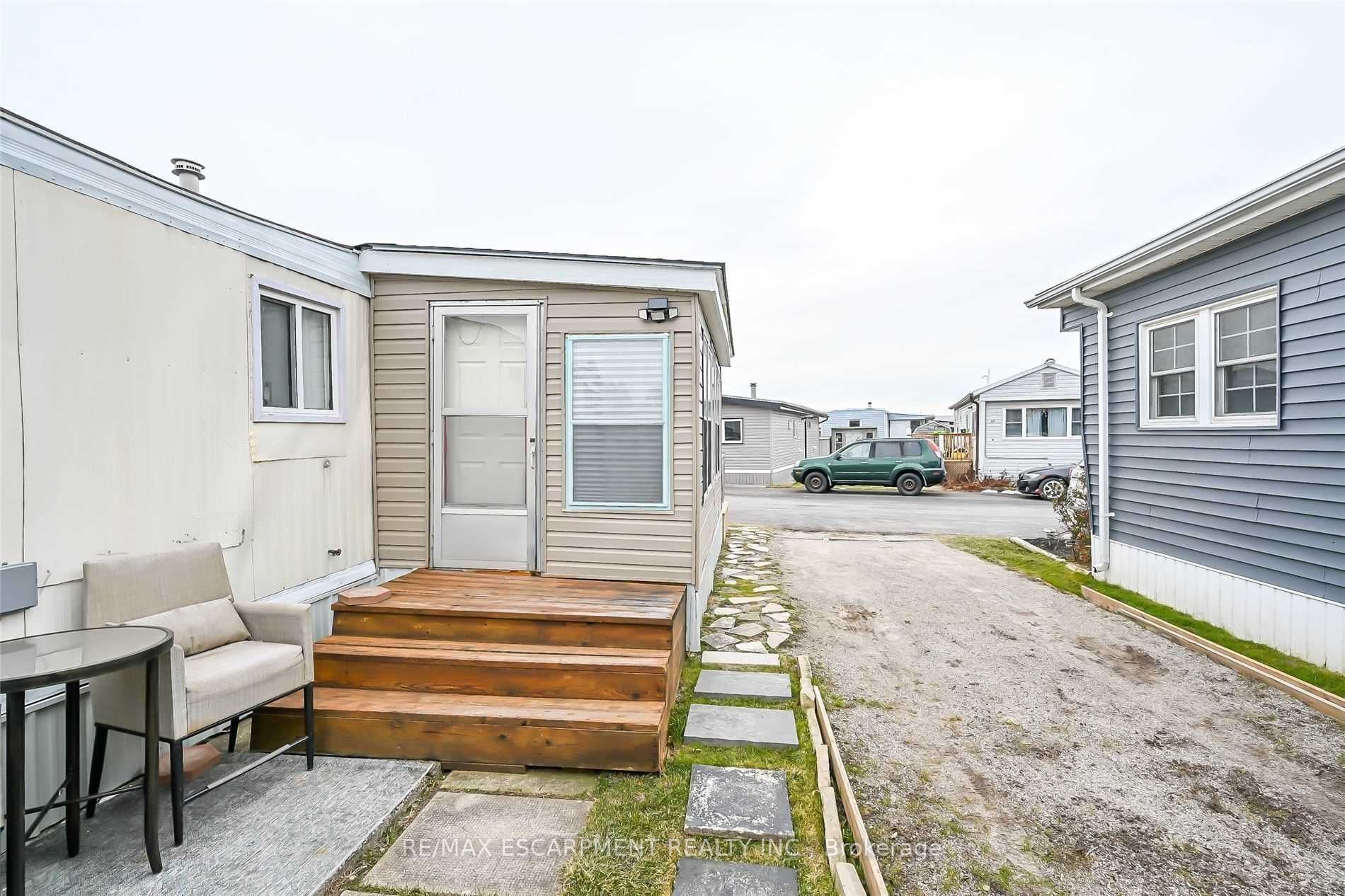 2189 Dundas St, #84