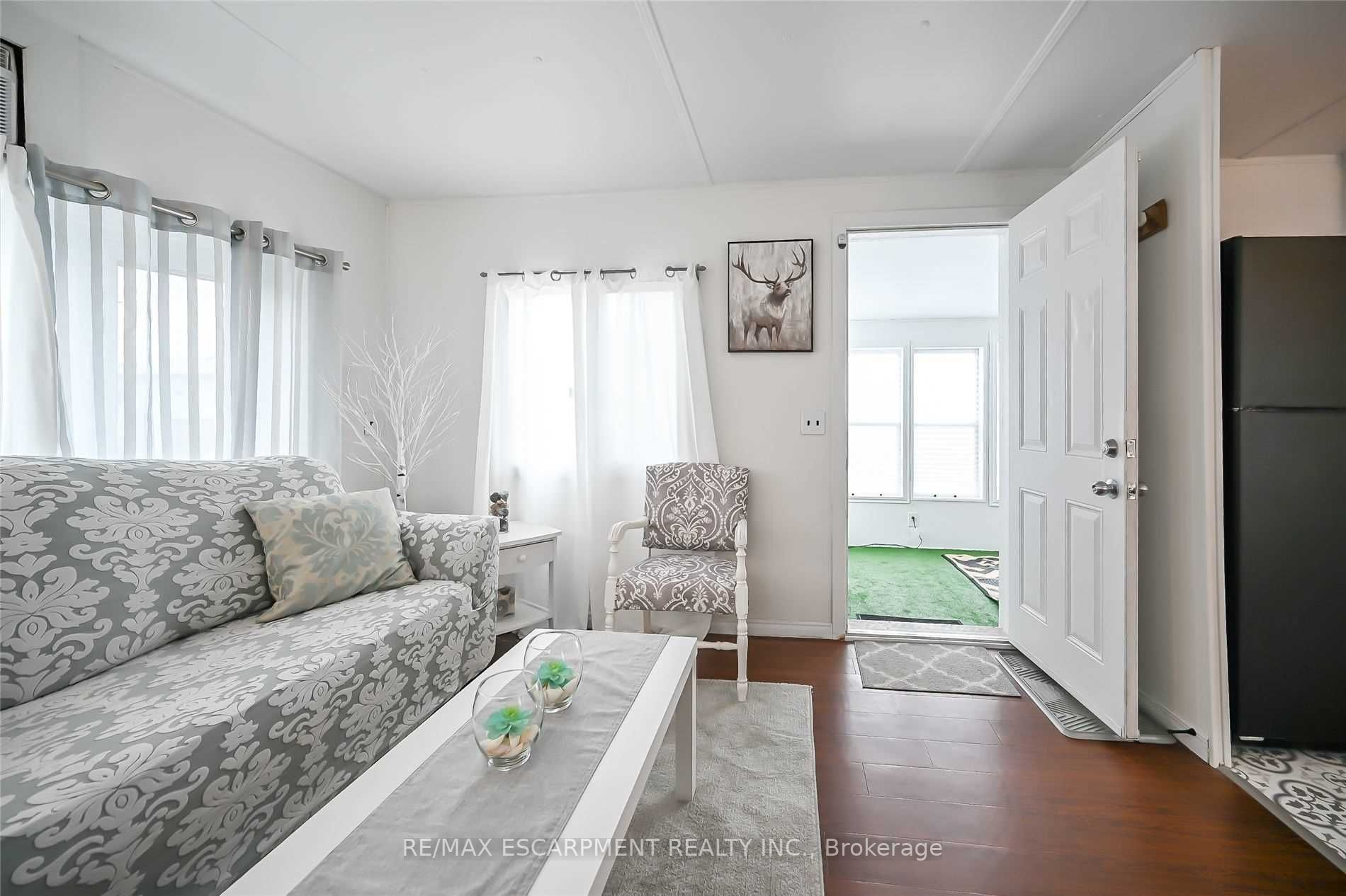 2189 Dundas St, #84