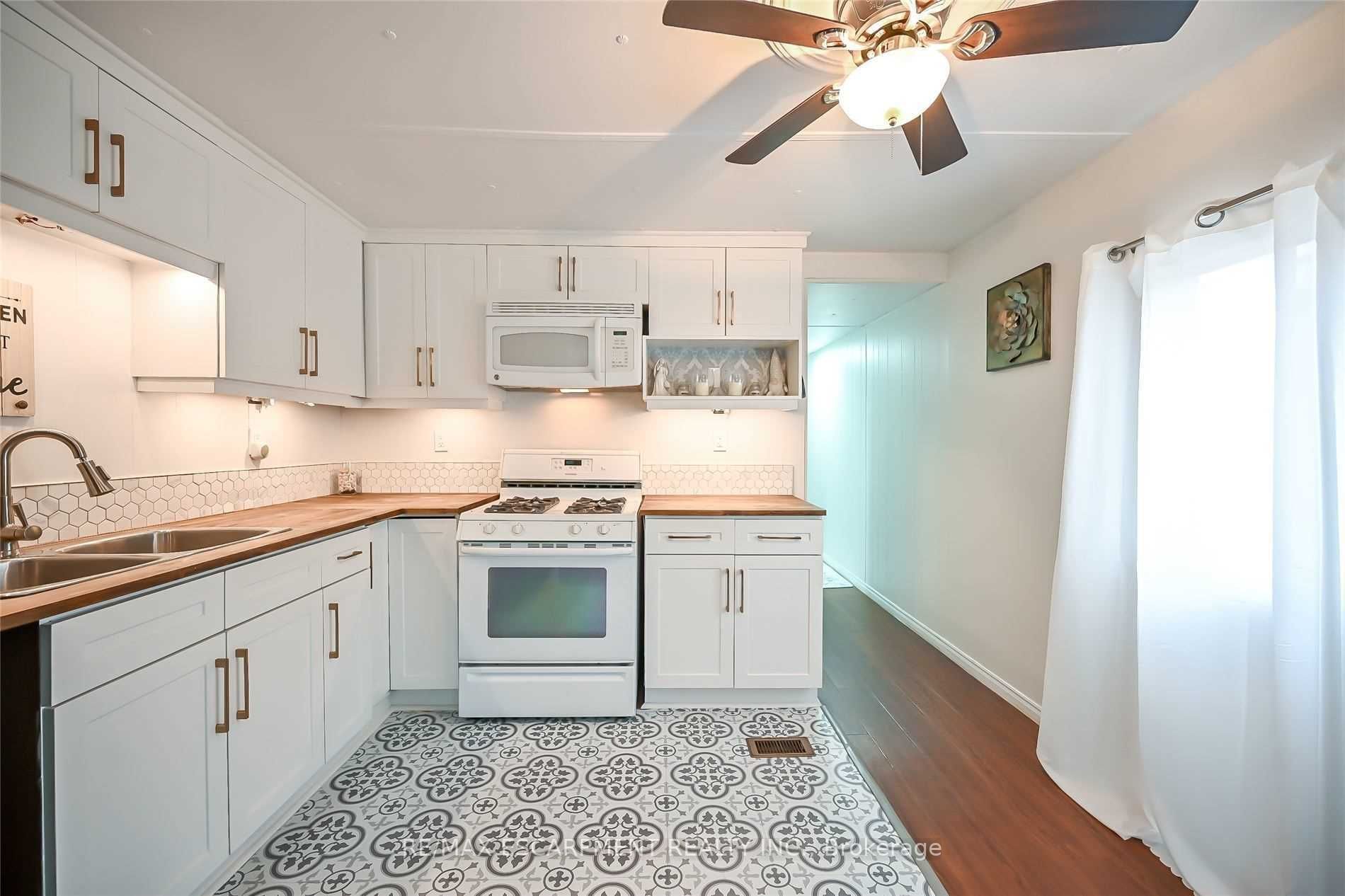 2189 Dundas St, #84
