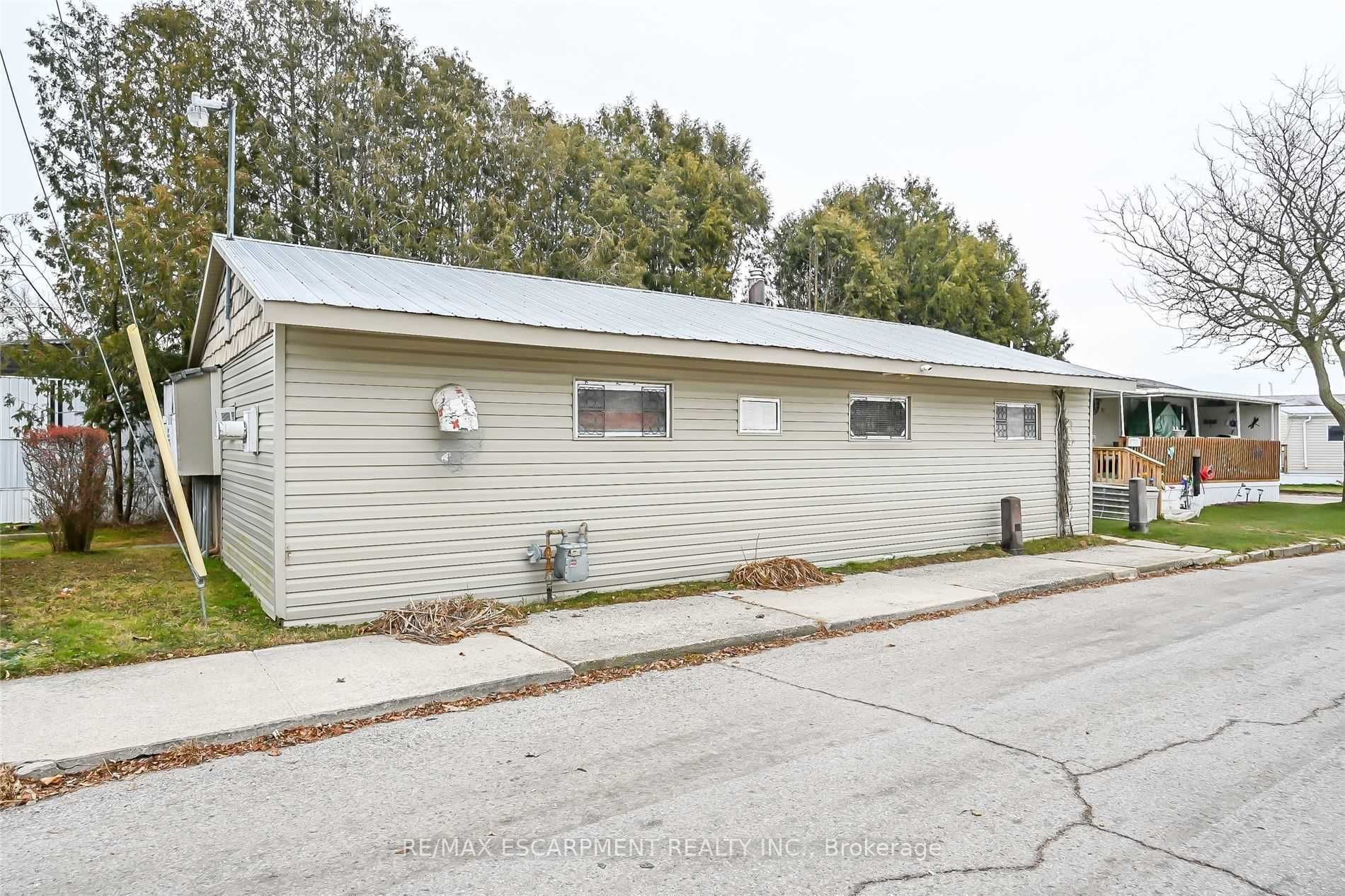 2189 Dundas St, #84