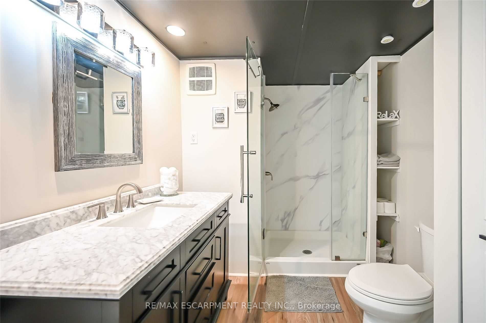 2189 Dundas St, #84