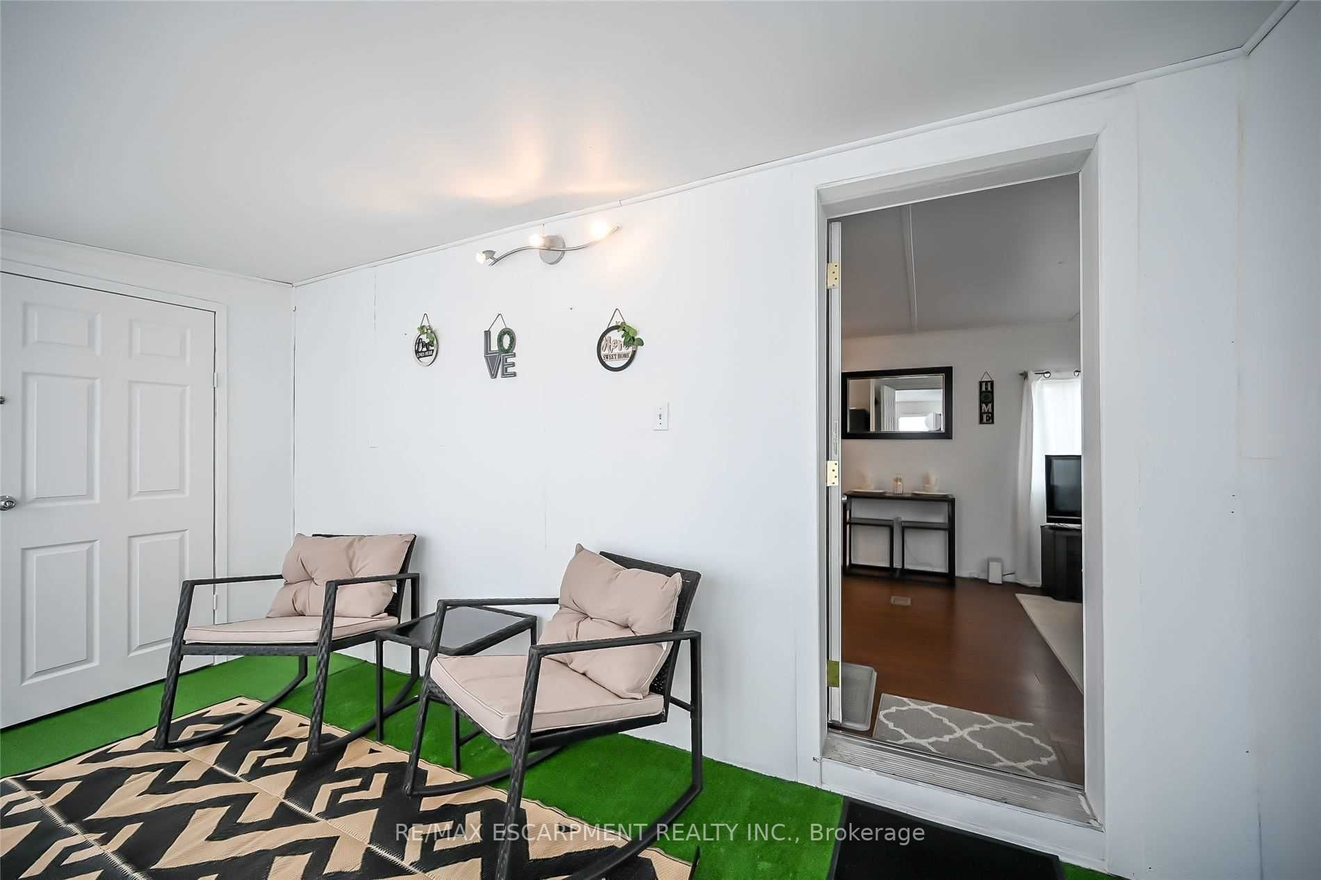 2189 Dundas St, #84