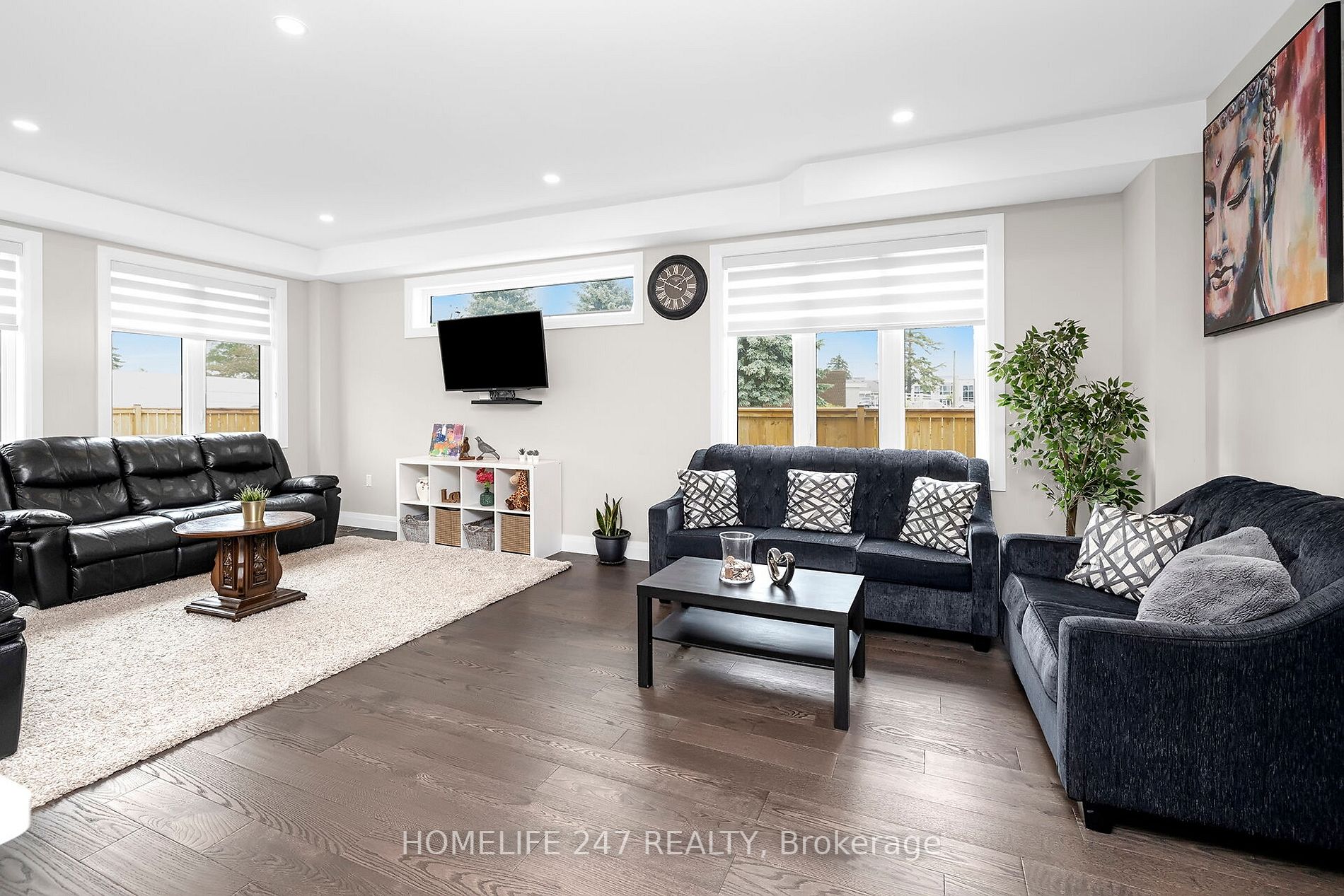 23 Forfar Ave