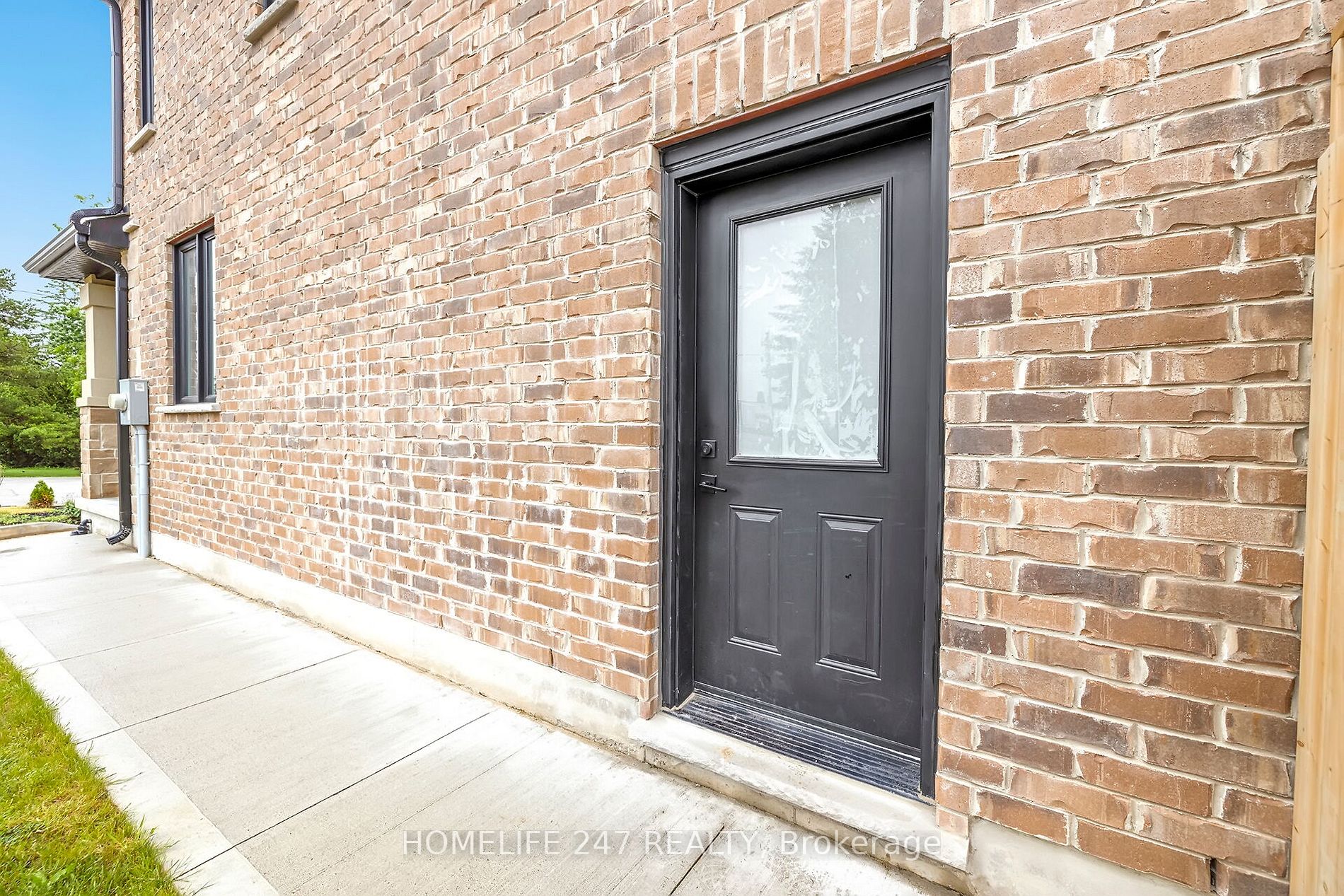 23 Forfar Ave